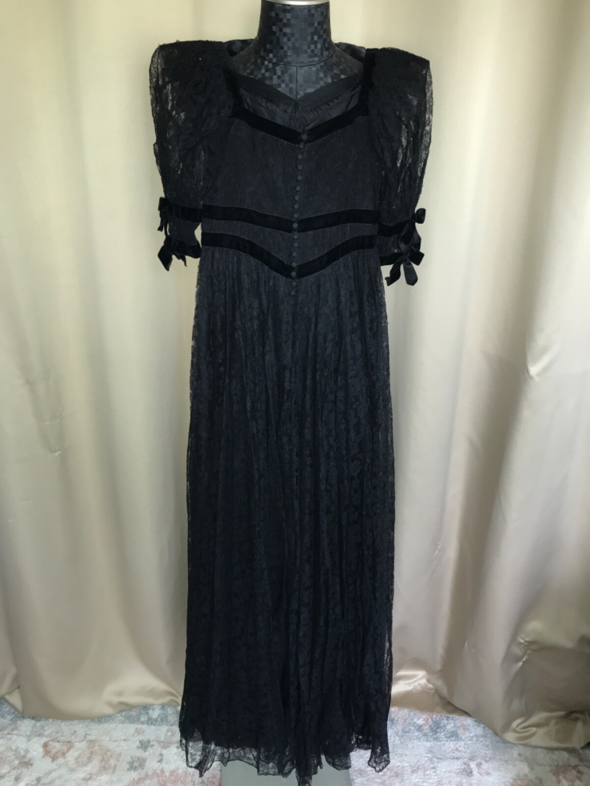 Art Deco 30’s black lace ball gown tag shows “registered by FOG” satin & crepe