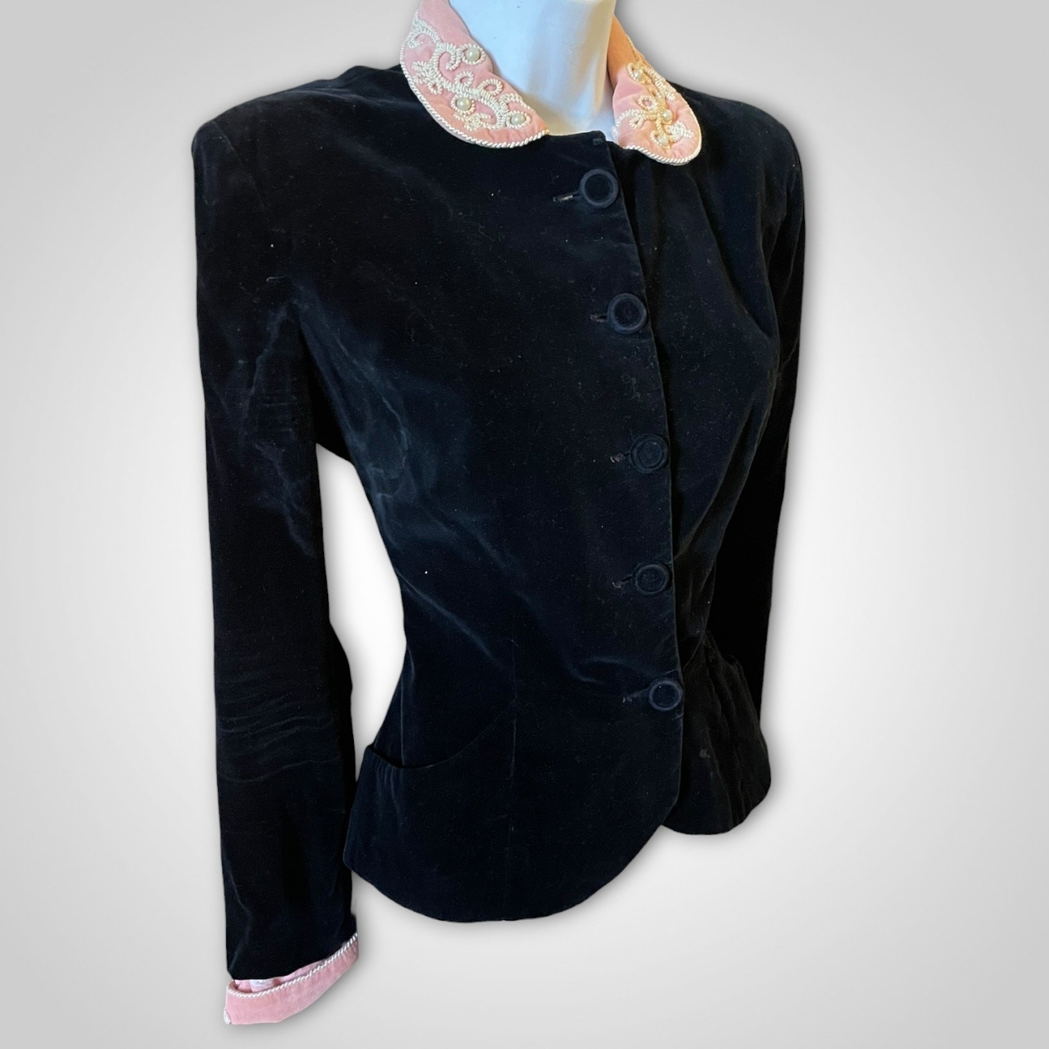 1940s Junior House Milwaukee Black Velvet Jacket Peach Embroidered Collar