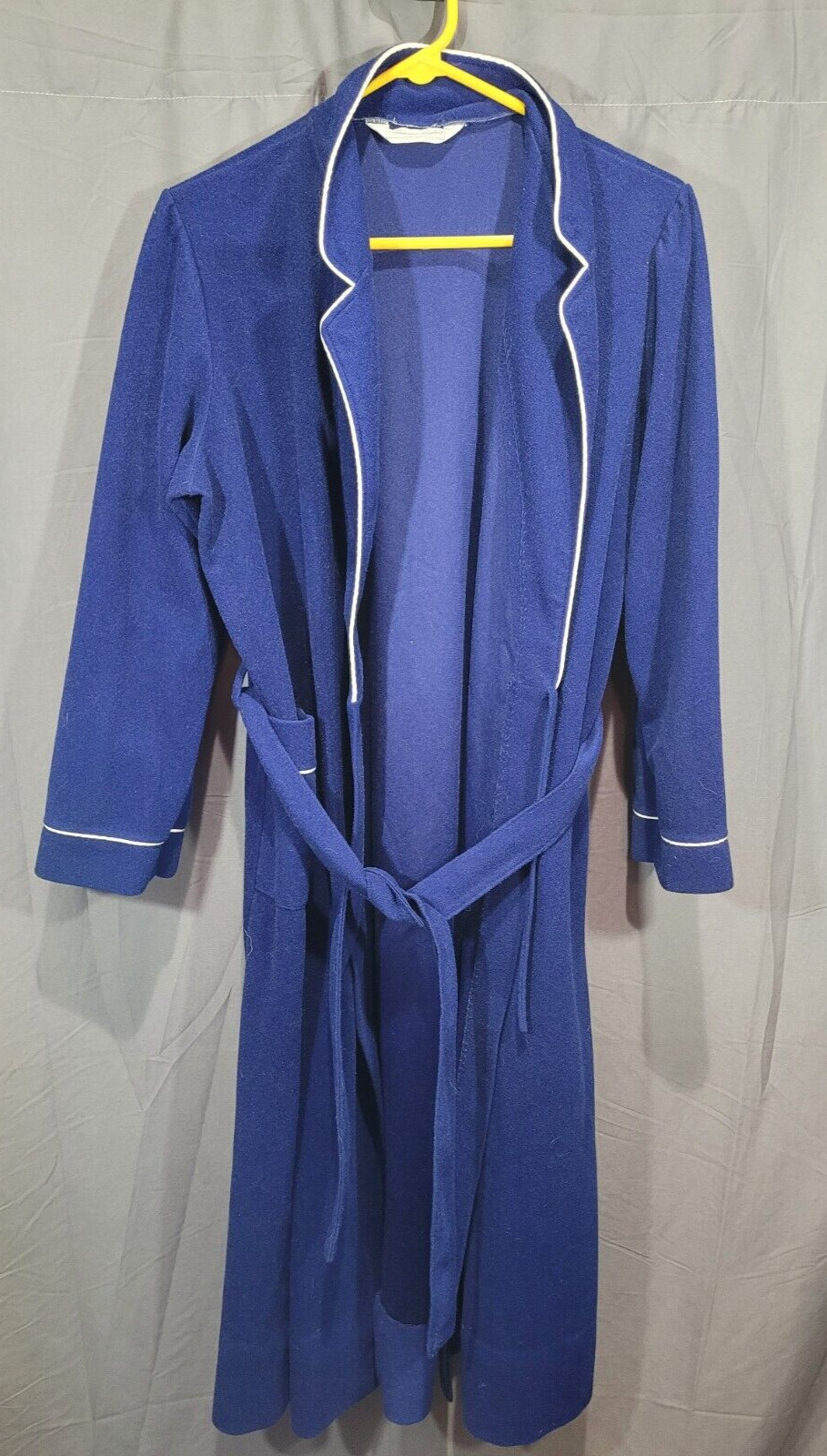 Vtg Famous Bodies Lounge Bath Robe blue Color Chest 34″ Shoulder 32″ Made USA