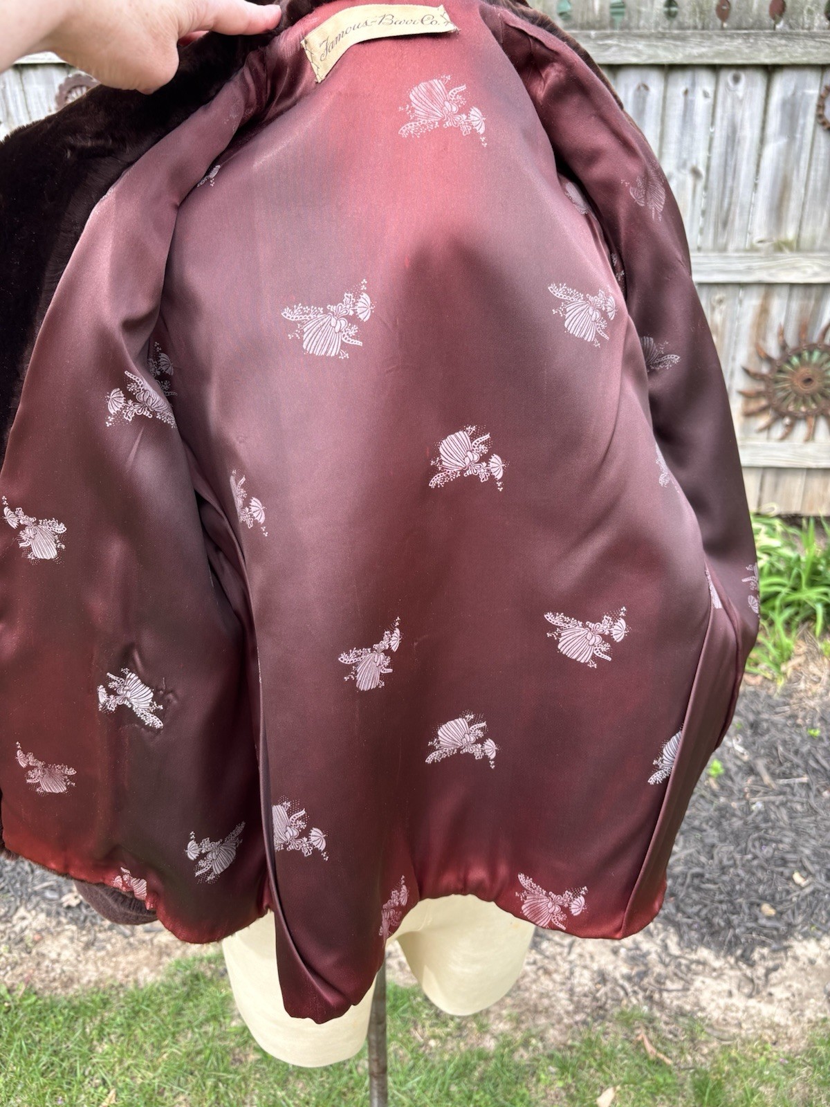 VTG Lined Faux Fur Mob Wife Coat USA Famous Barr Brown Waist Bust 32″ EUC XS