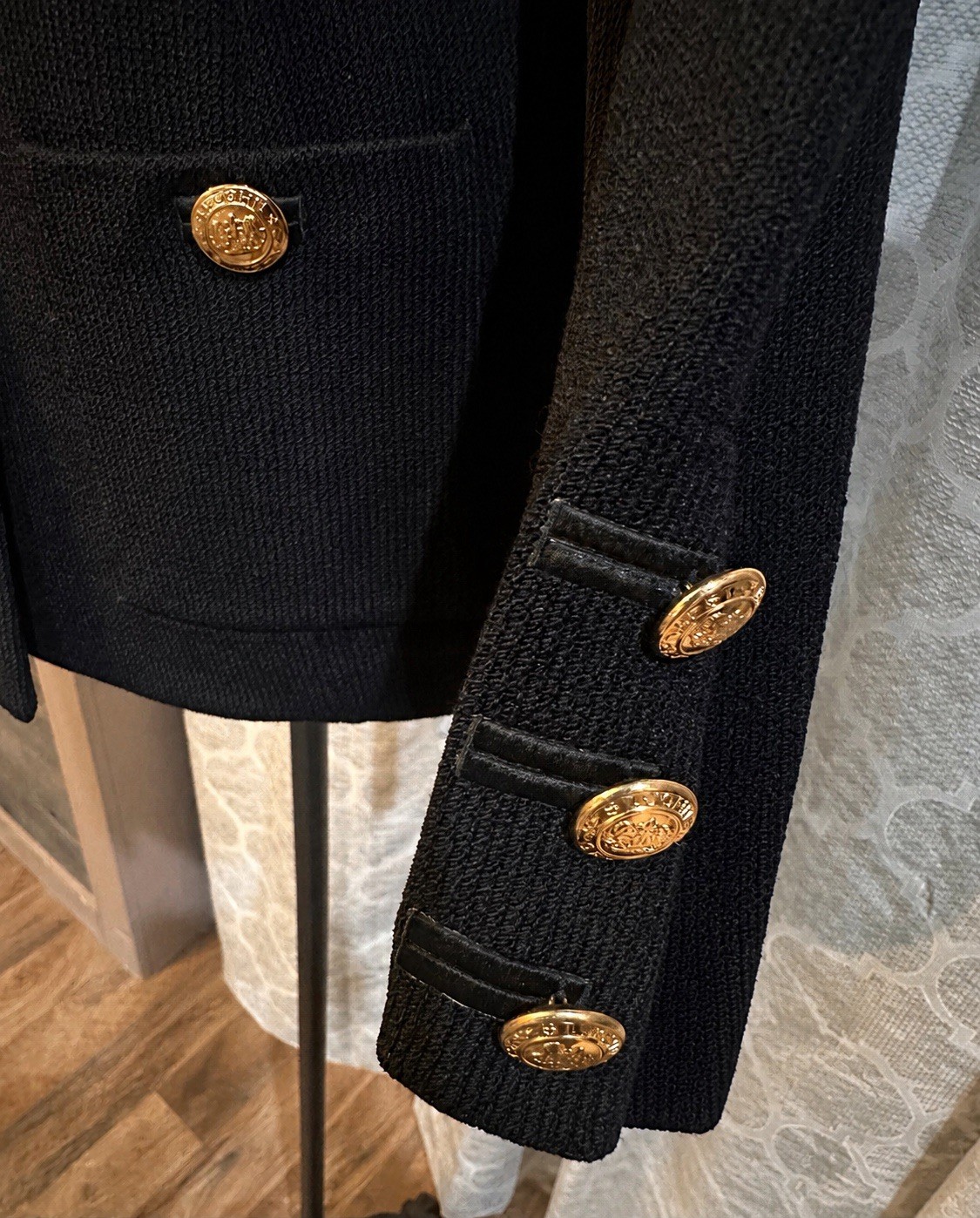 Vintage St.John 1980-1990s Textured Knit Cardigan With Gold Buttons Size 4