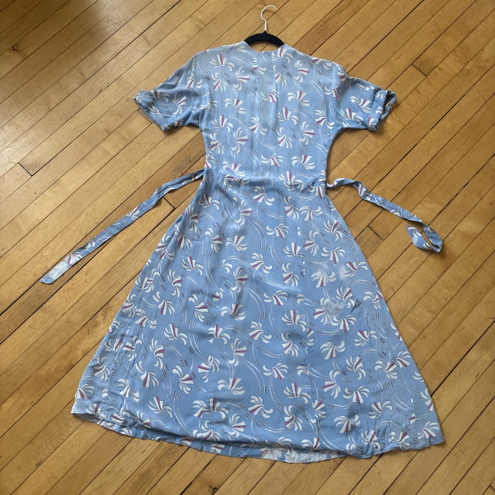 Vintage 1940’s Blue Deco Patterned Crepe Dress Gio Model 27″ waist AS IS