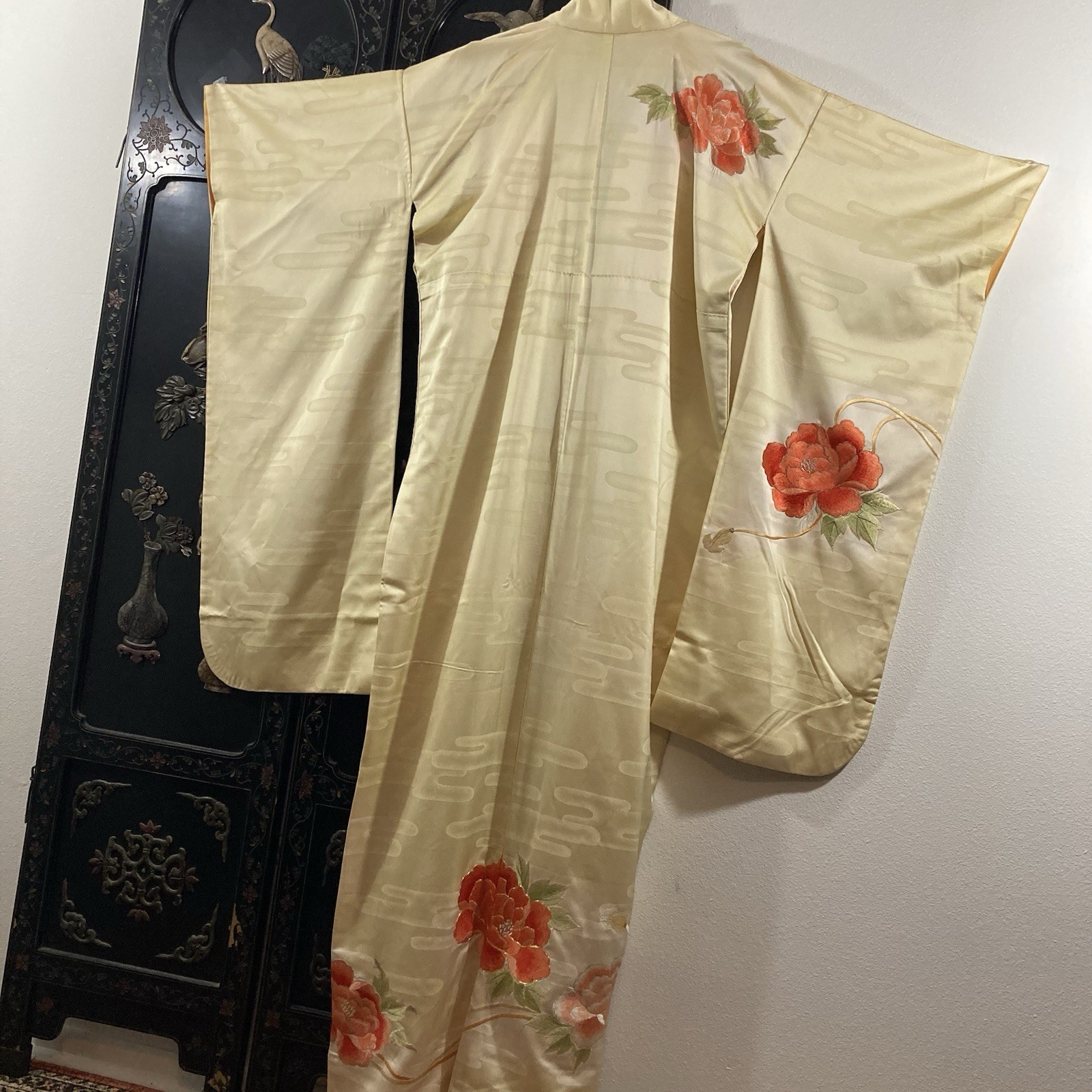 Vintage Embroidered Silk Kimono Robe