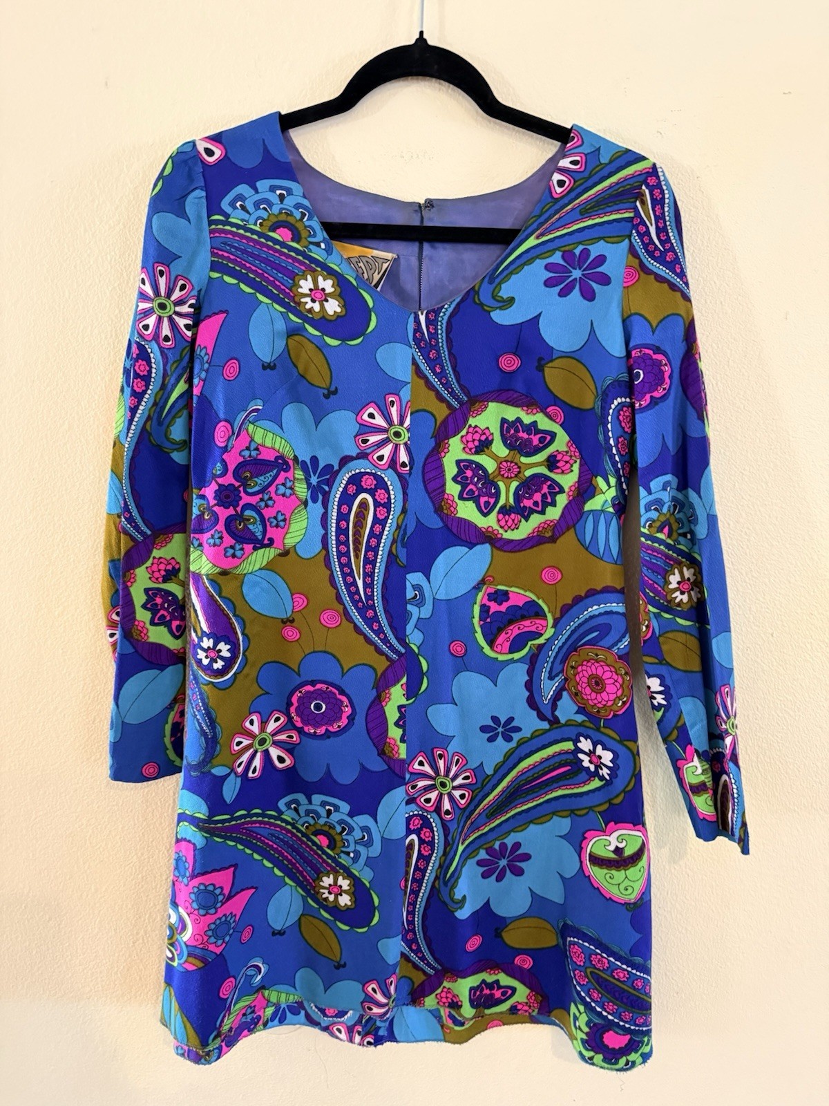 1960s vintage psychedelic mod shift dress vibrant blue, pink, green Metal Zipper