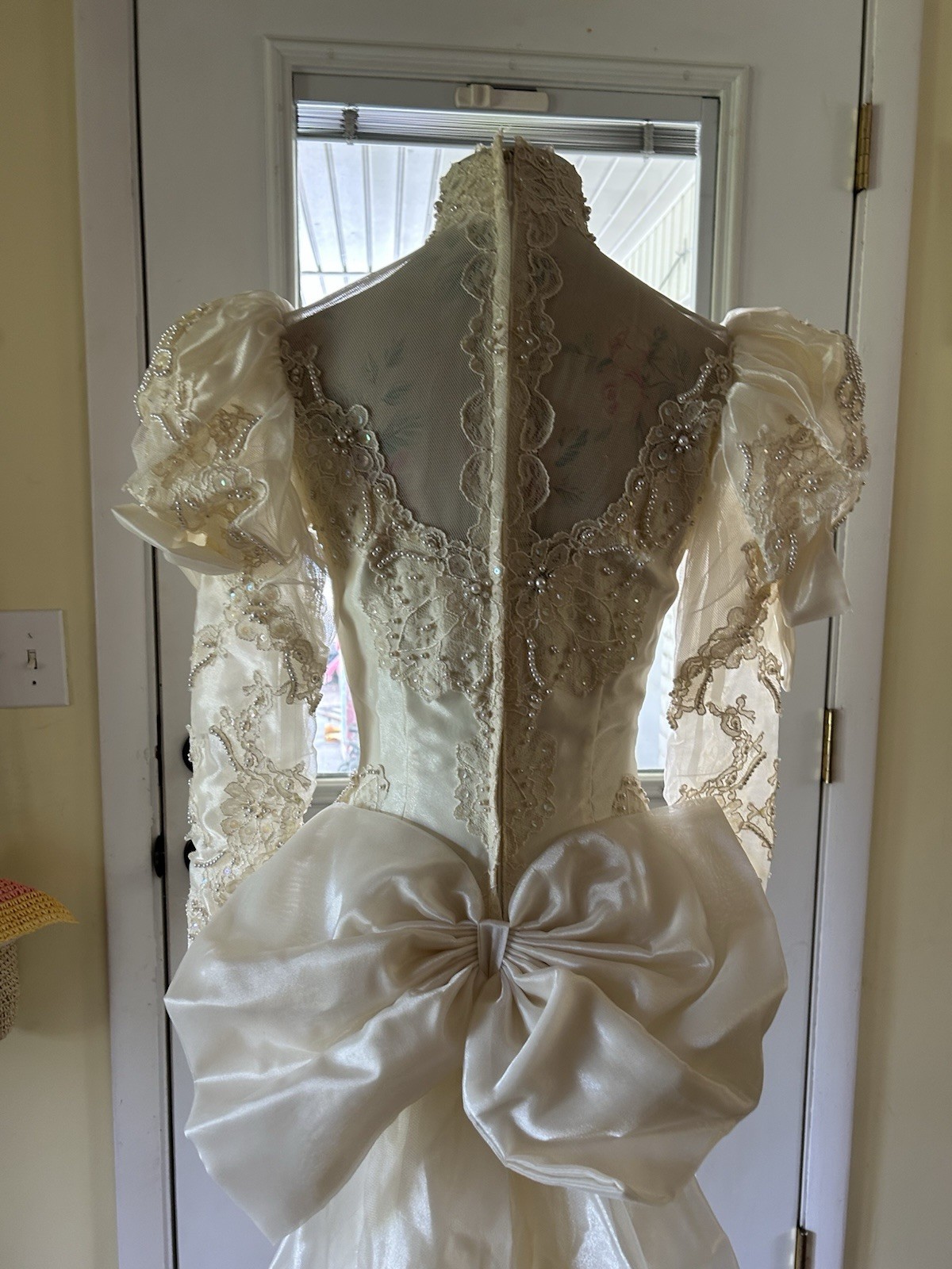 Vintage 1980s puff sleeve lace beaded victorian wedding dress with train XS
