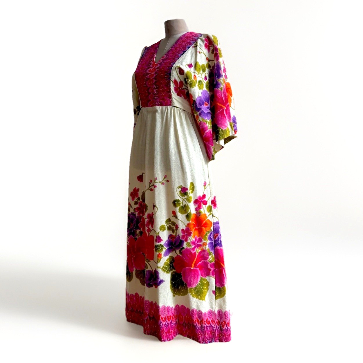 Vintage 1970s Hilo Hattie /Evelyn Margolis Hawaiian Floral Dress Tiki Oasis Chic