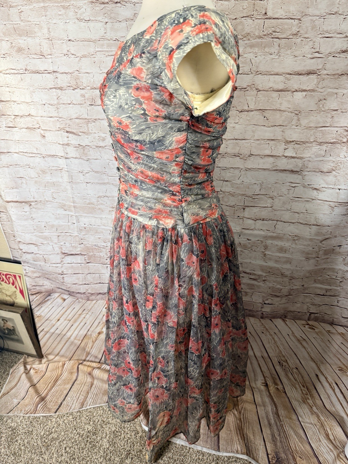 Vintage 50’s Pin Up Dress Rockabilly Full Sweep Party Dress Floral Pink Gray Med
