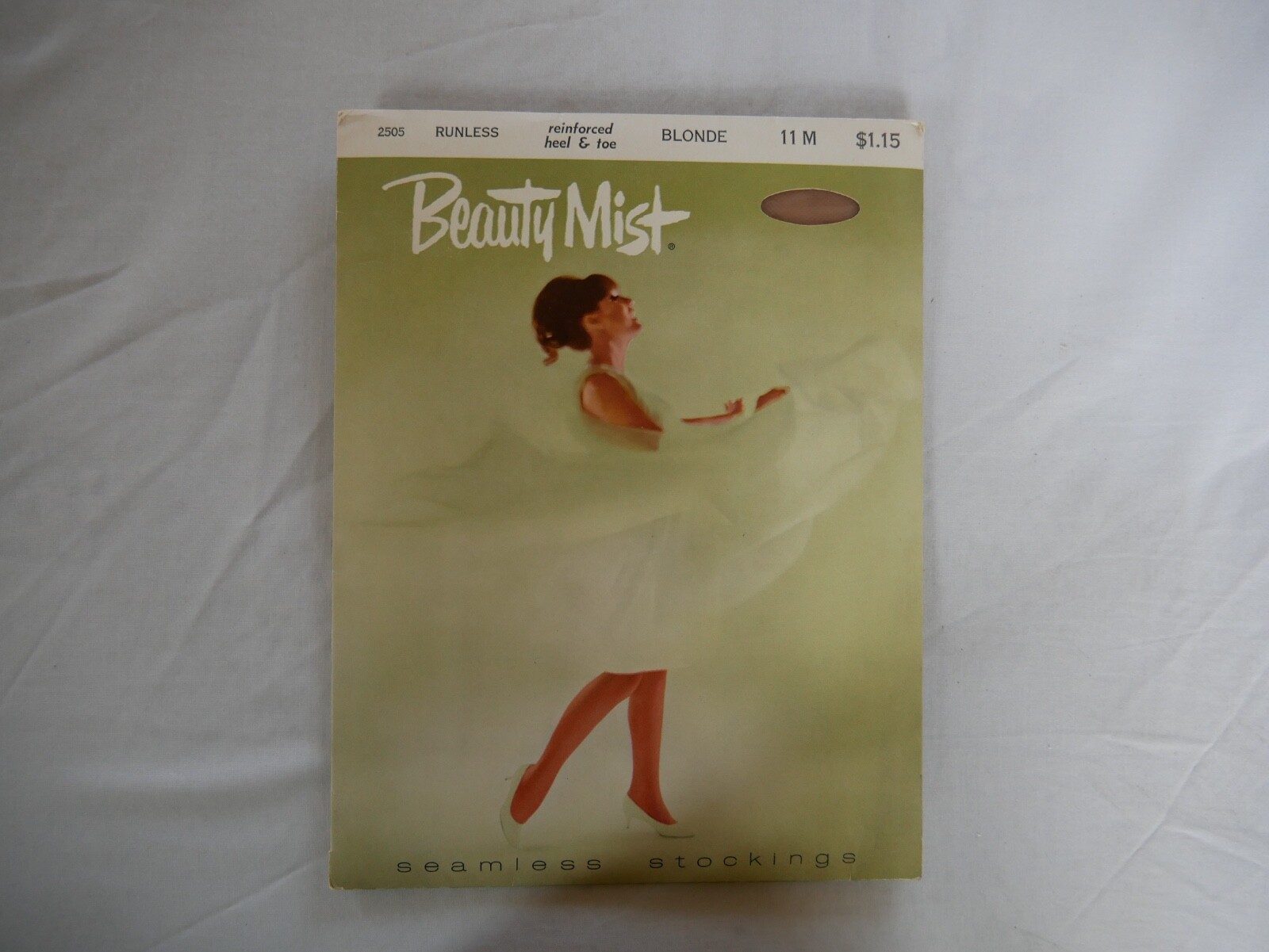 1 Pair Beauty Mist vintage seamless RHT nylon stockings 11 M