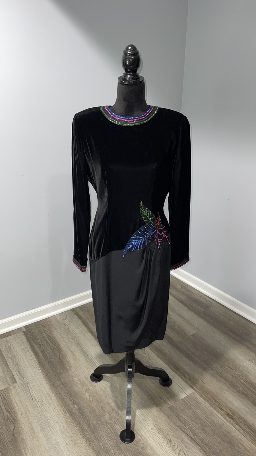 Ann Lawrence vintage 1980s special occasions black velvet sequins dress Size 12