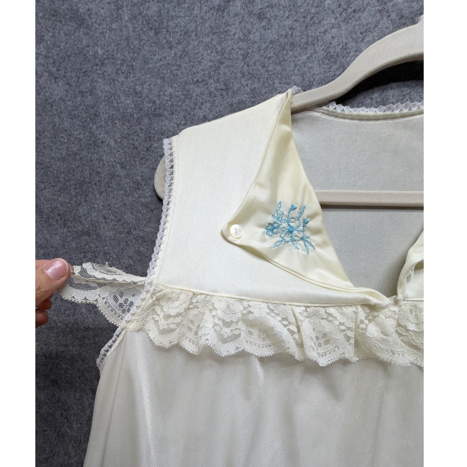 Vintage Alberti Cream Nylon Nightgown Blue Floral Embroidery Lace Trim Midi L