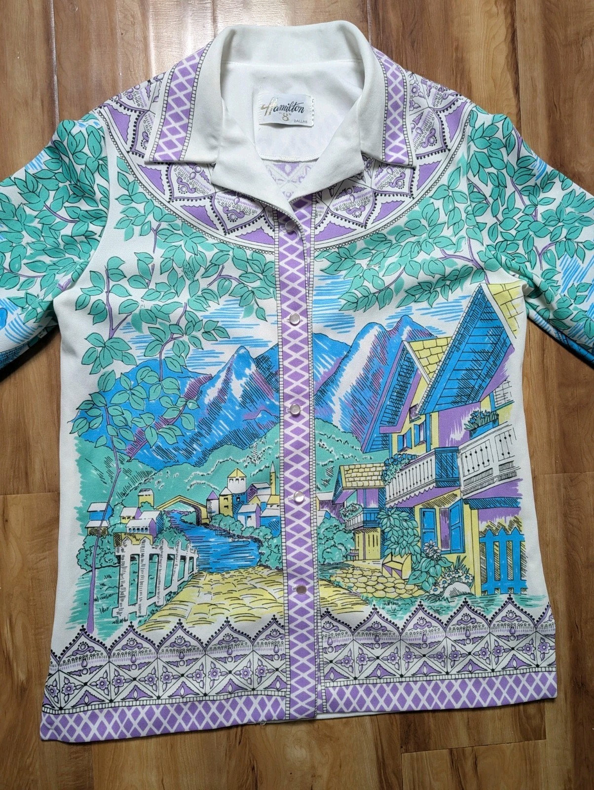 Hamilton “8” Dallas Vtg 60s Art To Wear Blouse Mountain Village Storybook Scene