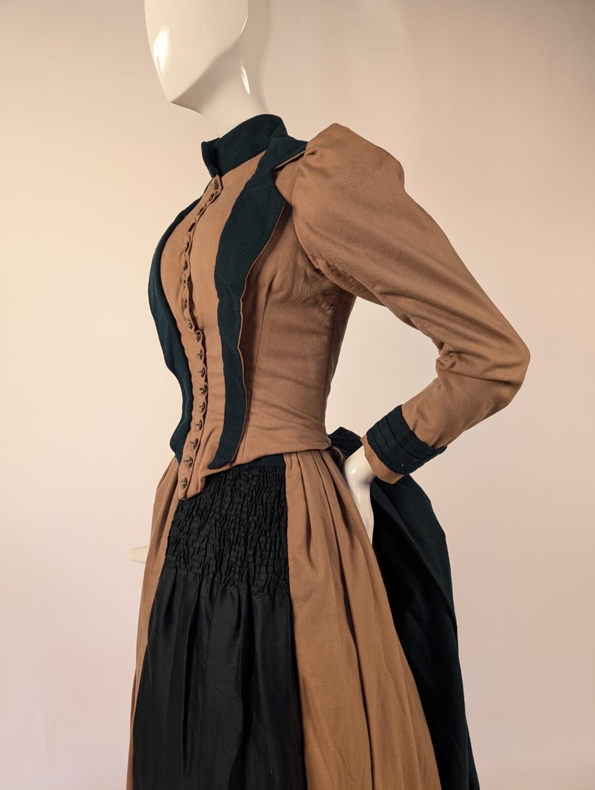 VICTORIAN 2 TONE CASHMERE BUSTLE DRESS W BUILT IN BUSTLE & HORSE SHOE  LINING