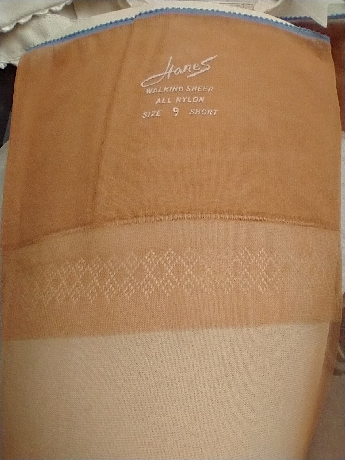 HANES vintage stockings – RHT Walking Sheer seamless nylon – 9 S 30″-31”