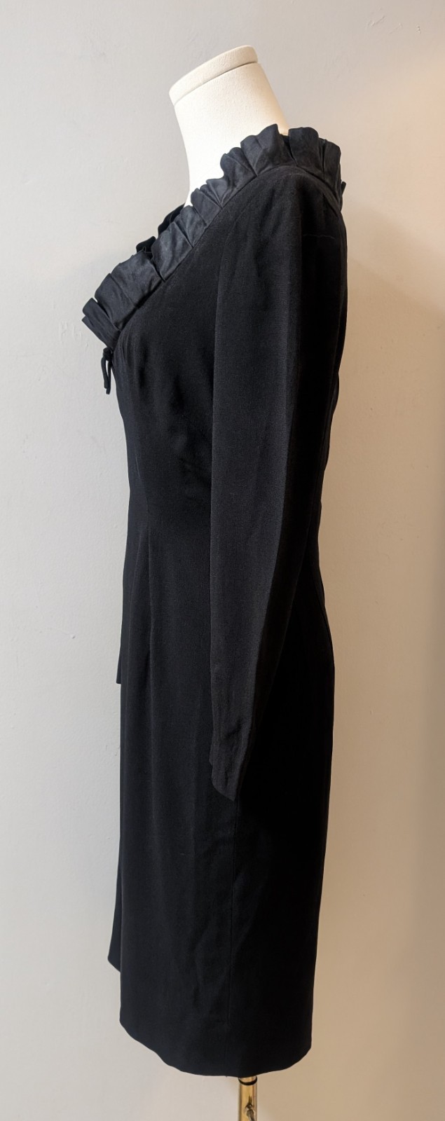 Vintage 60’s Sydney North Black Rayon Crepe Femme Fatale Dress Zipper Sleeves S