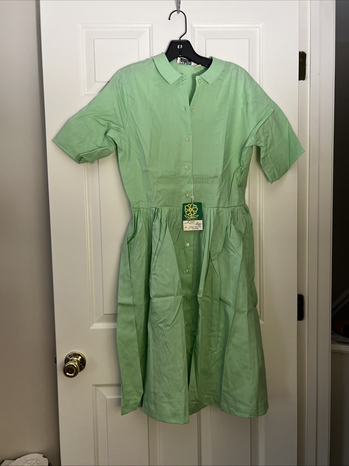 VINTAGE NWT AVRIL WASH ‘N’ WEAR MINT GREEN SHIRT DRESS size 16 ( 1950s FIT )