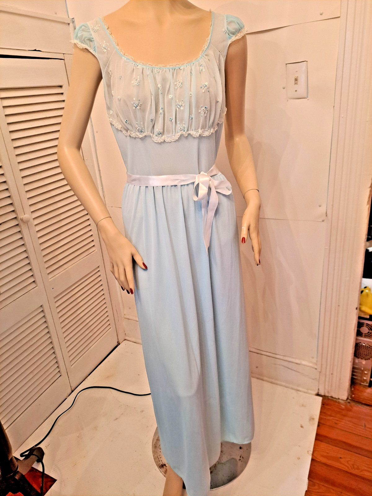 VTG 50’s/60’s Baby Blue Nylon Nightgown Med. Semi Sheer Lace Lingerie Romantic