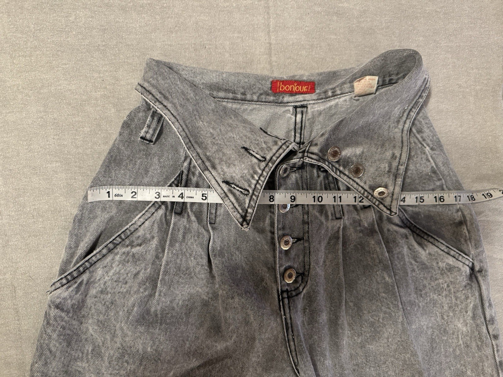 Bonjour 80s Balloon Leg Jeans Batwing V High Waist Acid Wash 26×27 Mom Jeans