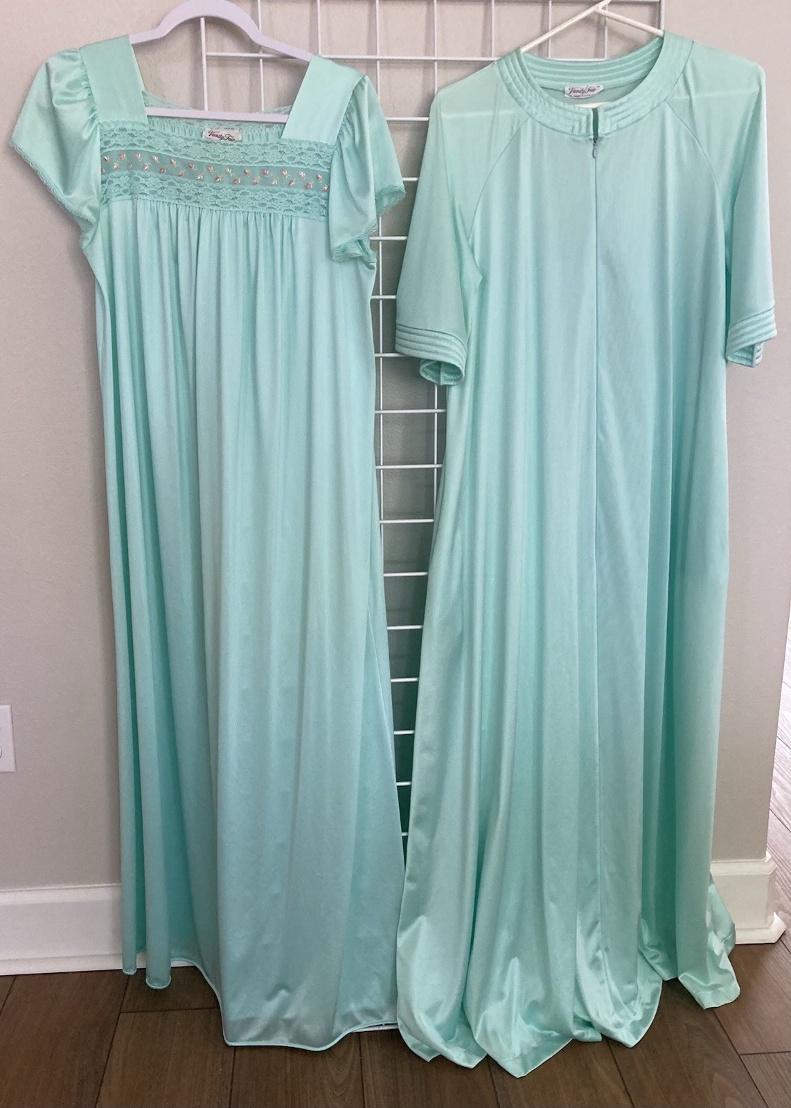 Vintage Vanity Fair Set Nightgown & Robe Teal Blue Size M-1970s Glamour