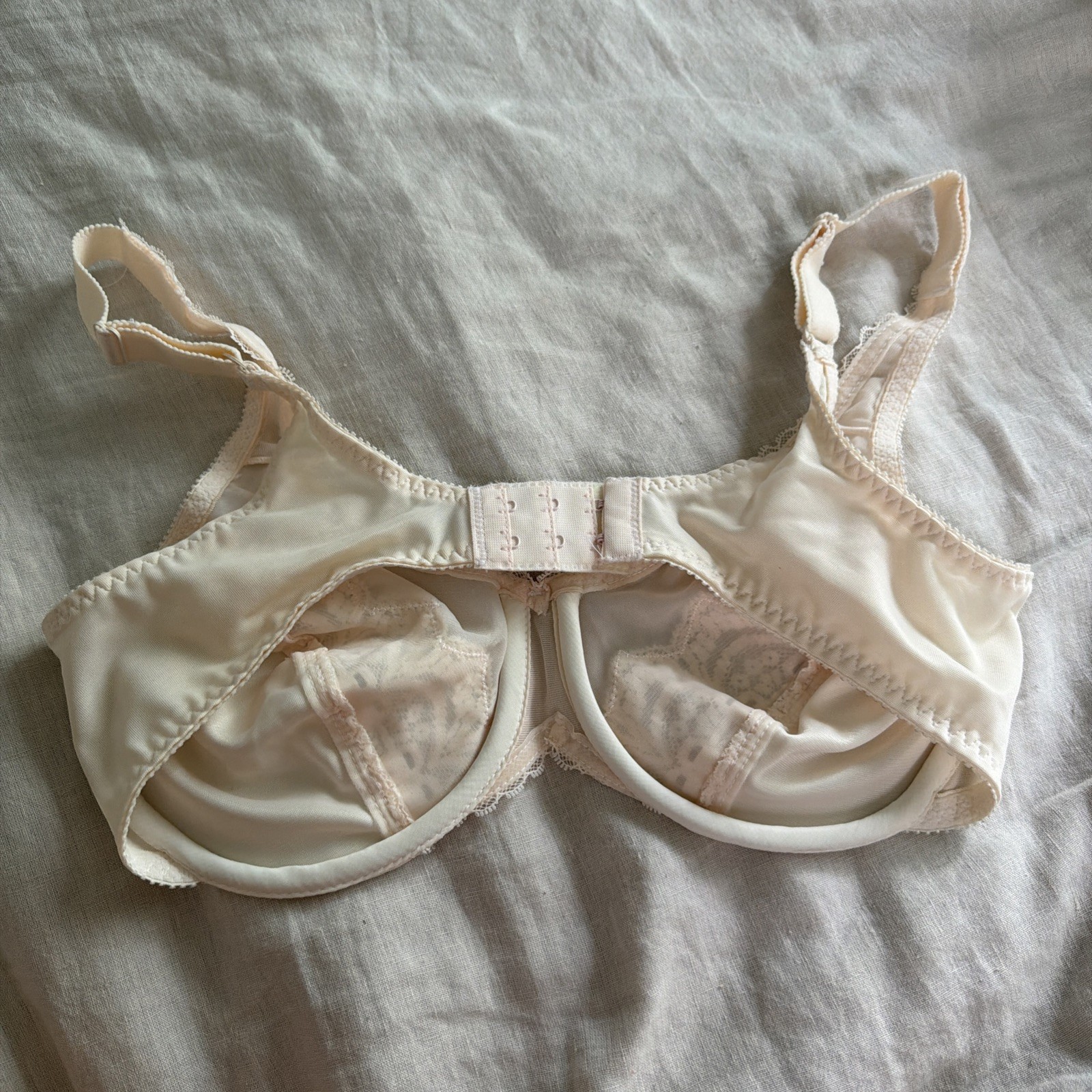 Vintage Olga Nude Lace Floral Lace Bra 36C Adjustable Style Pinup Bullet