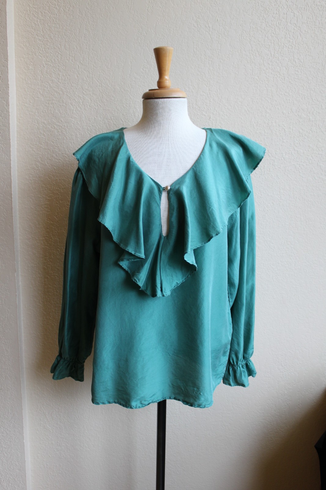 Maurices vintage 80’s 90’s Green Silk Poet Shirt Blouse L