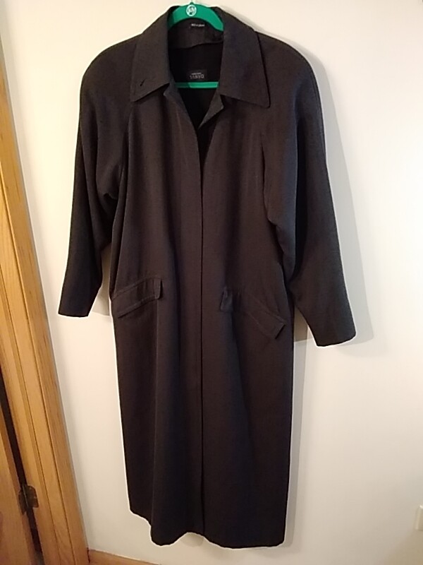 Sanyo Fashion House black coat lining removable made in Japan shoulder pads