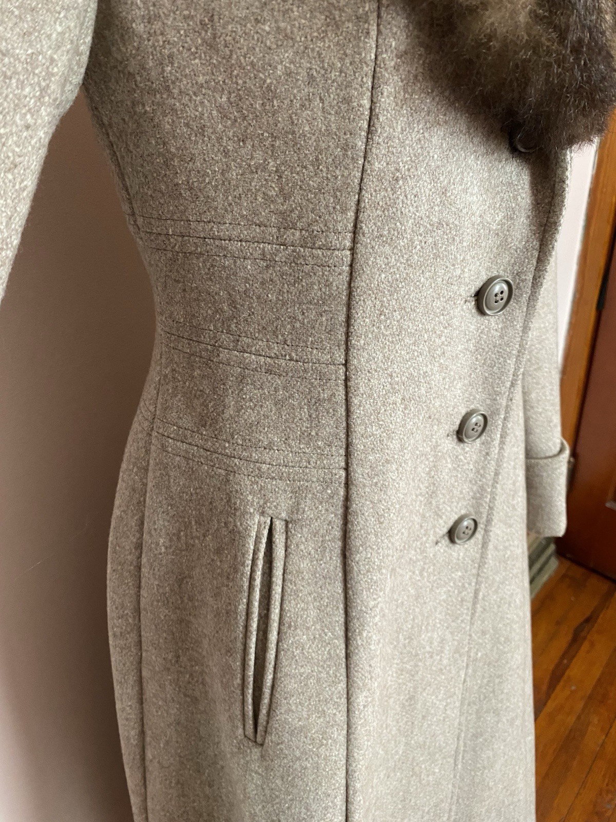 VTG Lassie Jr Penny Lane Beige Wool Fit Flair Long Coat Fox Fur Collar 70s S/M