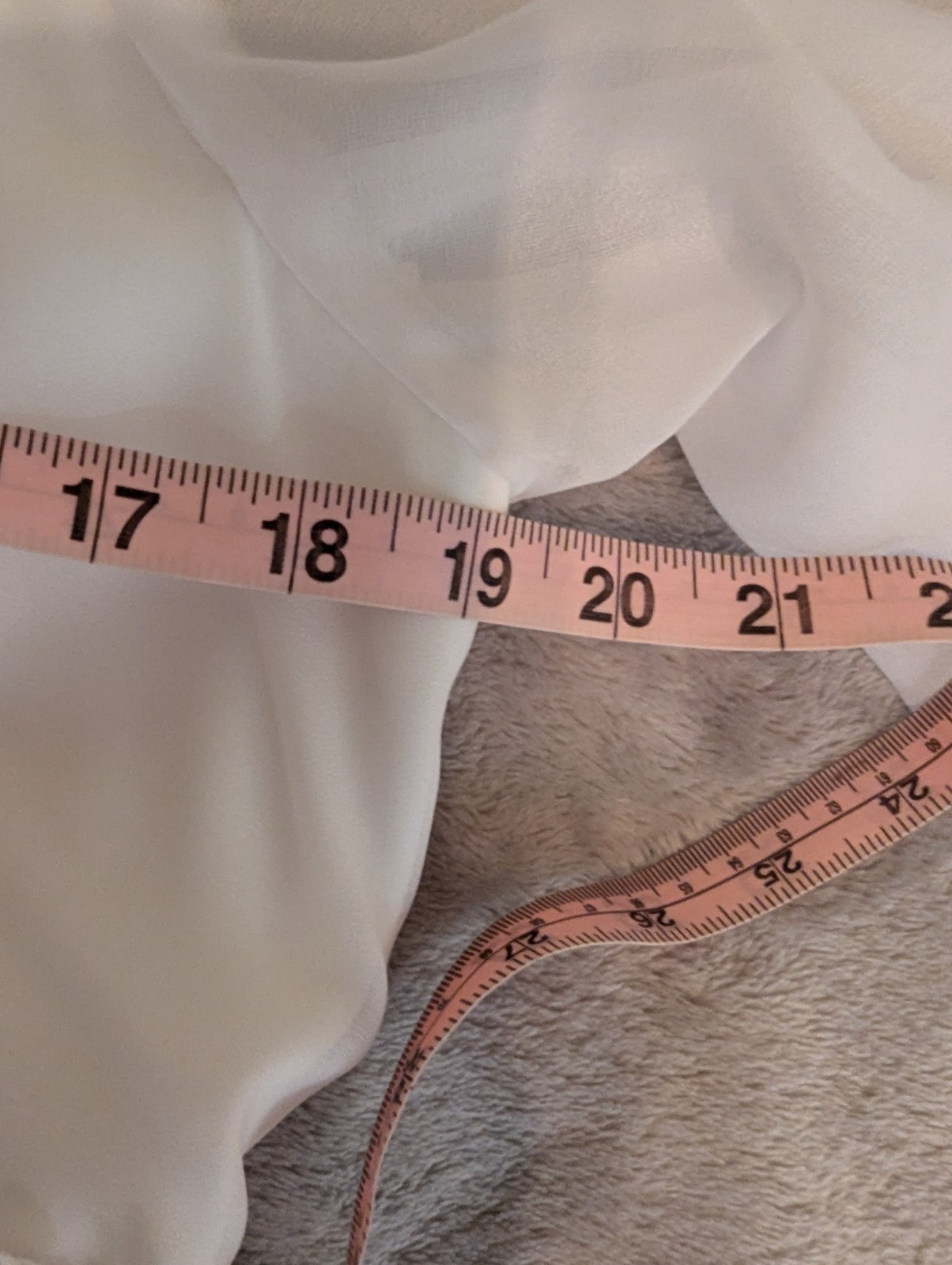 Vintage 1970s Unbranded White Wedding Dress Lace Pearl Train Applique Longsleeve