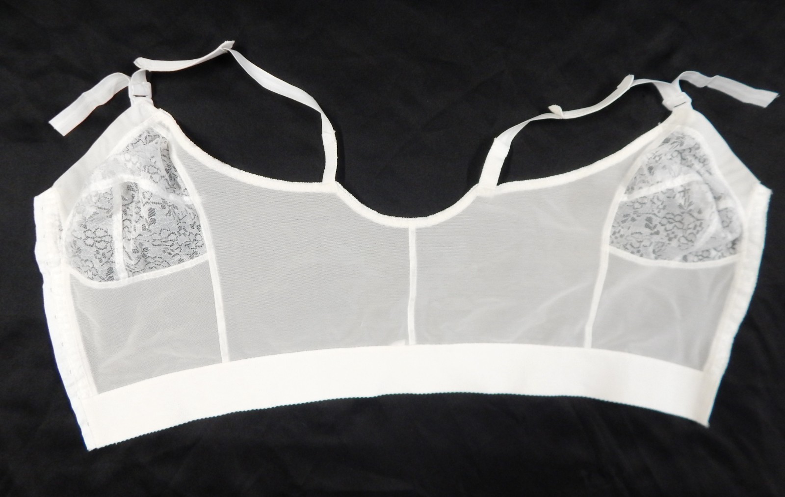 KDT FASHIONS, INC. Fully Front Close Longline Posture Wireless White 40B Bra