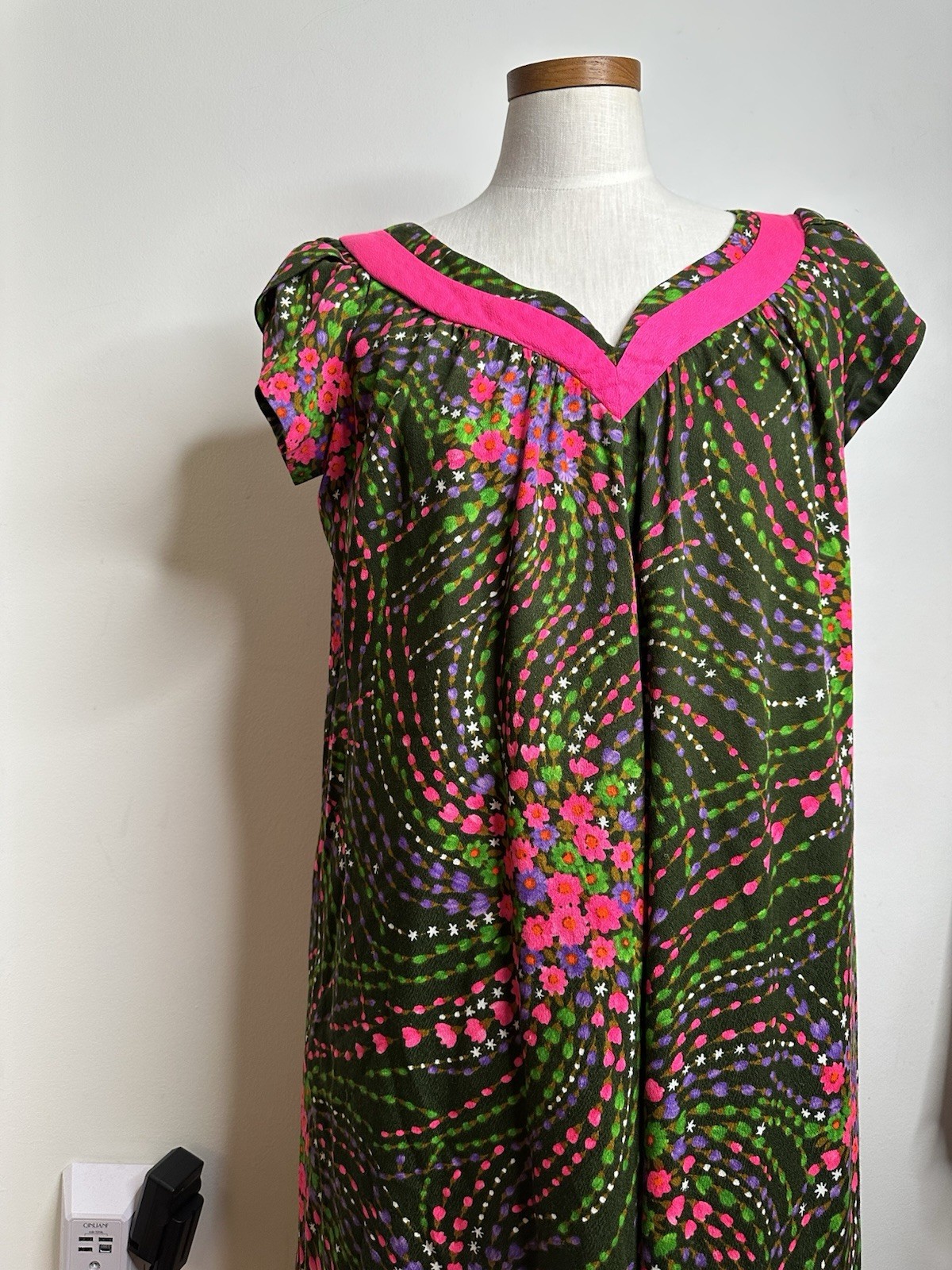 Gorgeous VTG 1960s Hawaiian Casual by Stan Hicks Dress SZ S Made In Honolulu EUC