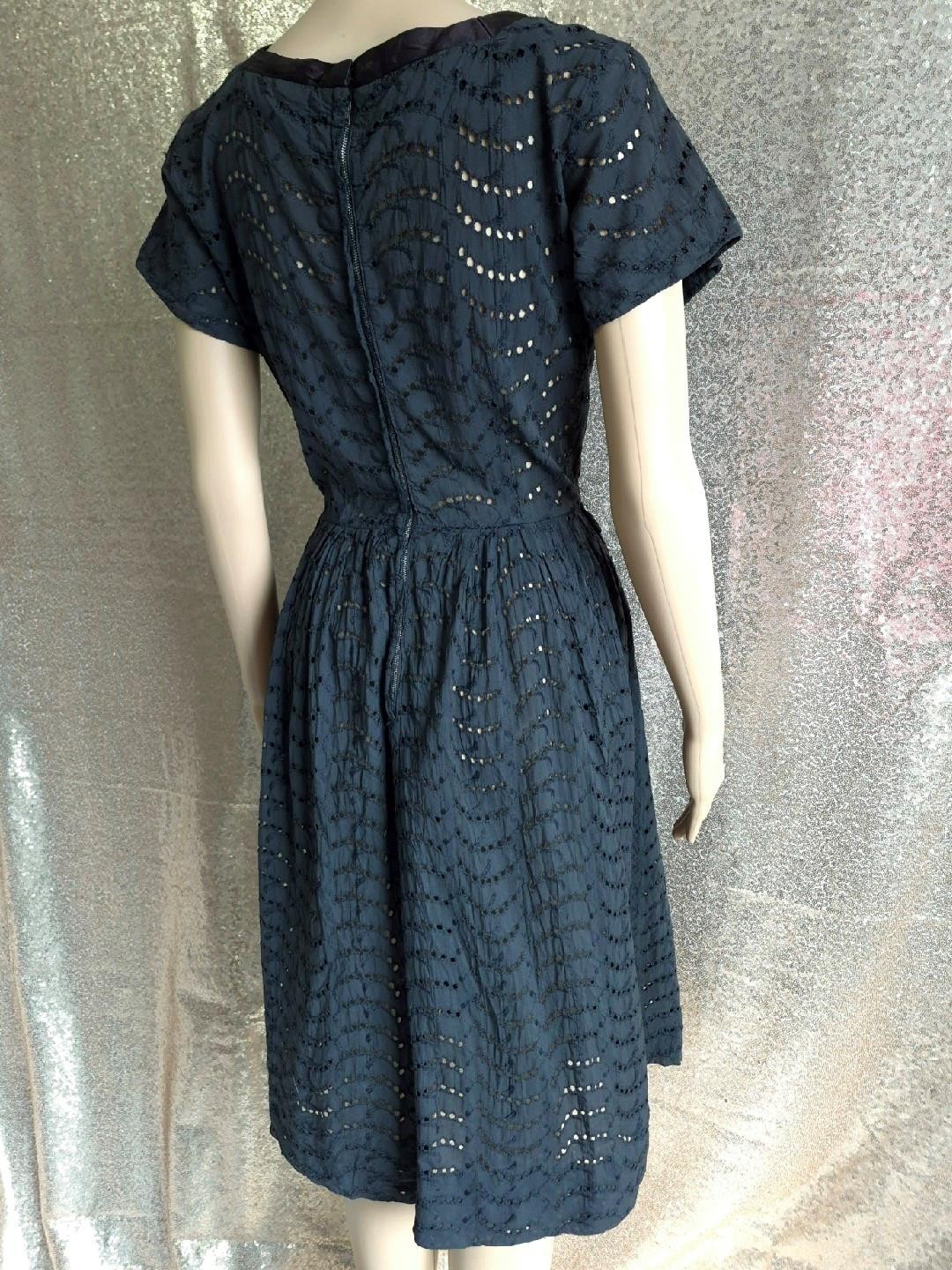 POST WAR BLACK COTTON EYELET vintage 1940s 50s Square Neck DAY DRESS – S / M