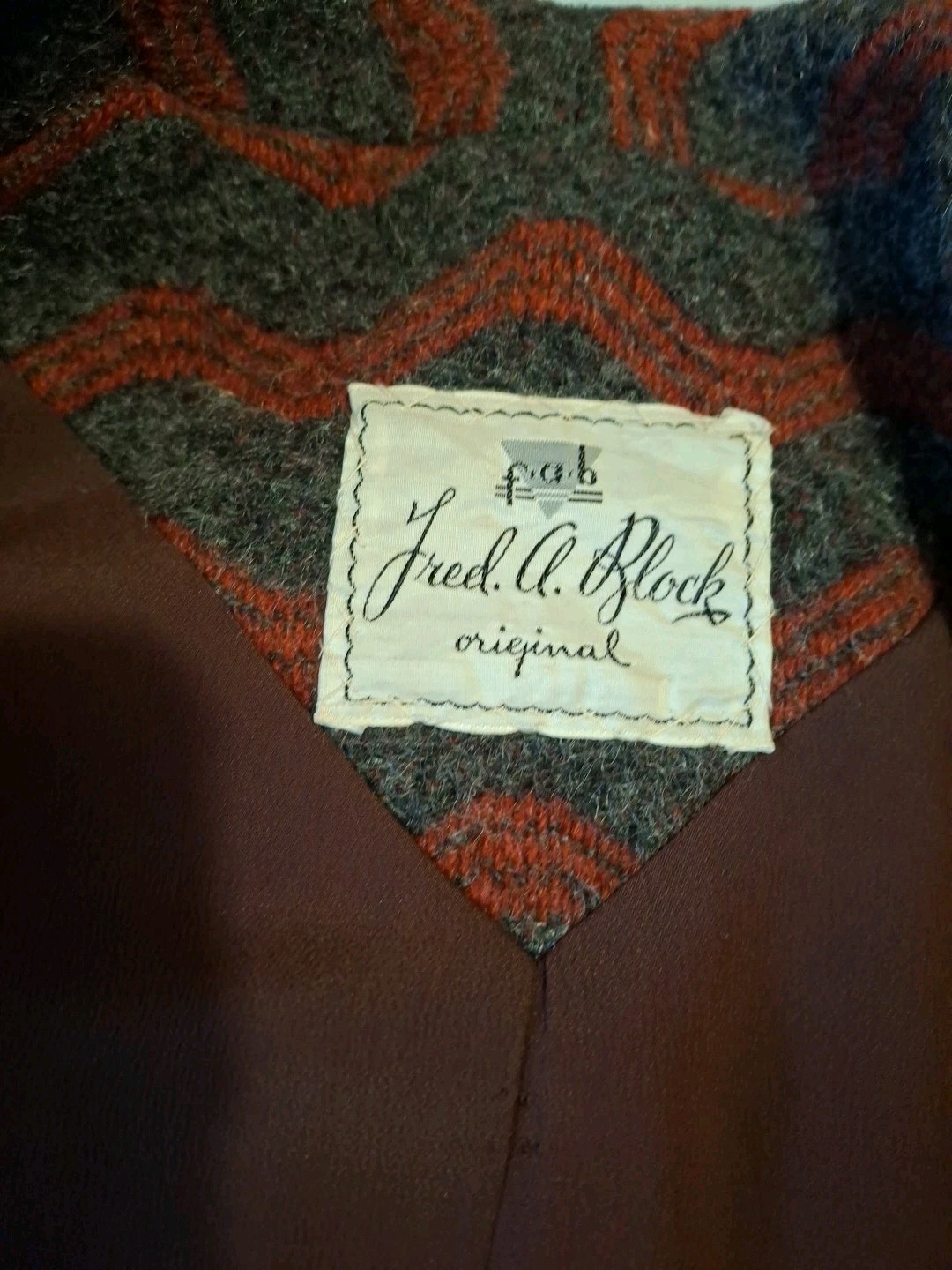 Fred A Block Rare Vintage Origional Coat Virgin Wool Imported Gray Red Womens