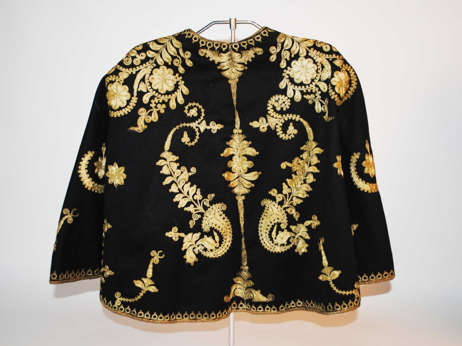 ANTIQUE TAPE LACE LADIES BLOUSE AND WOOL OTTOMAN METALLIC EMBROIDERY CAPELET