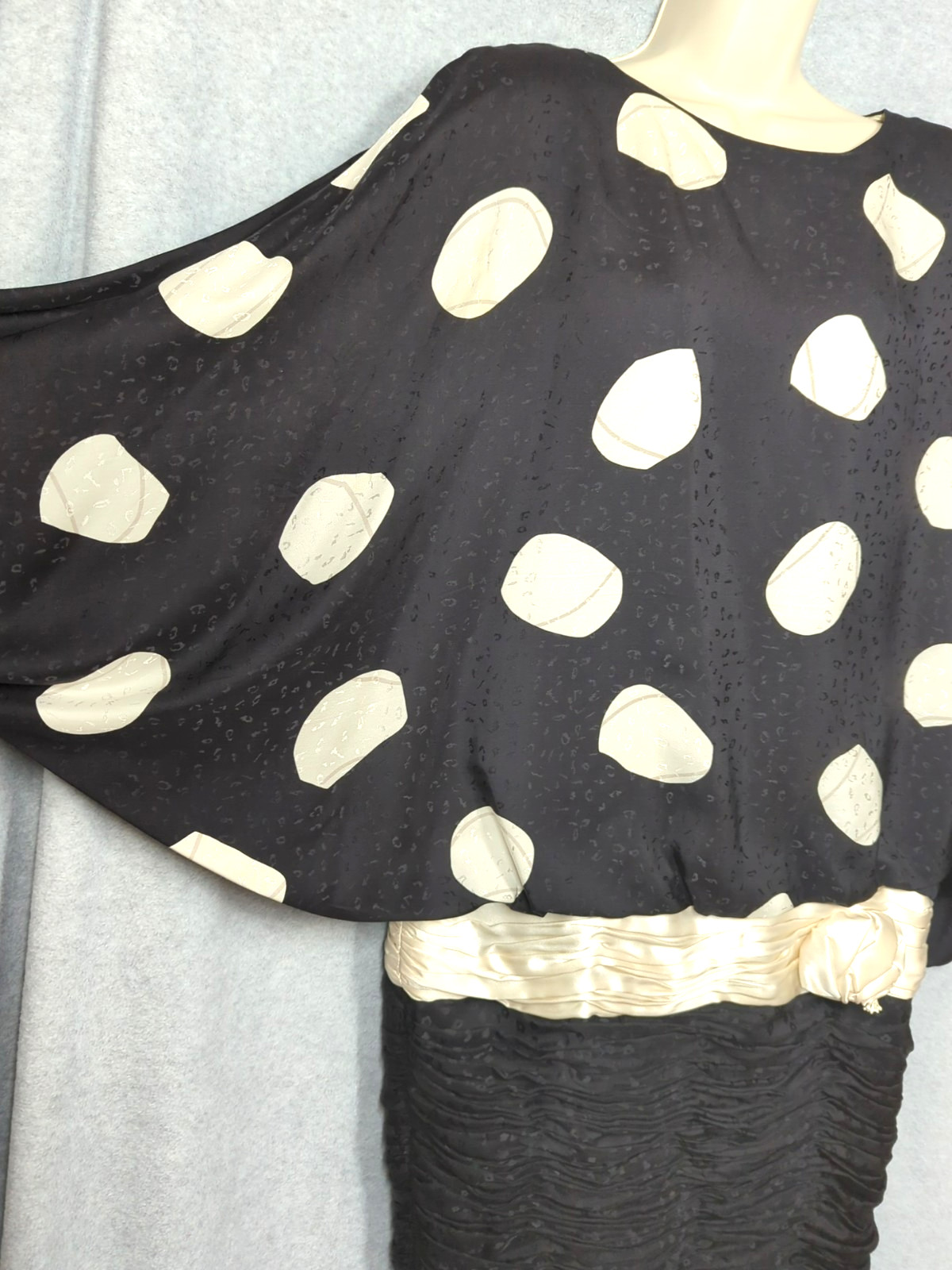 Vintage Saint ROMEI 100% Silk Dress 16 Black White Wing Sleeves Hong Kong Artsy