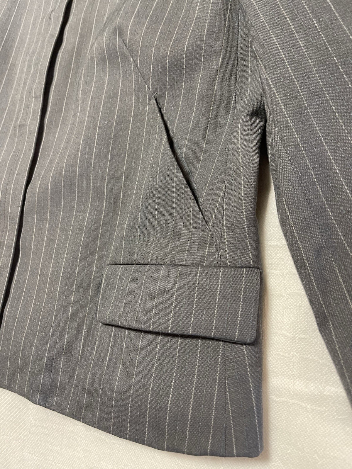 Vintage Calvin Klein, Womens 4 Gray 2 Piece Androgyny Pinstripe Pant Blazer Suit