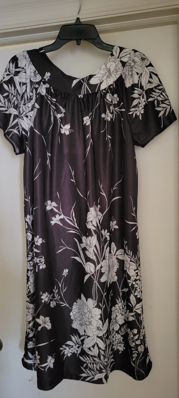 Visions Apparel Black & White Floral Print 100% Polyester Loungewear Dress SZ M