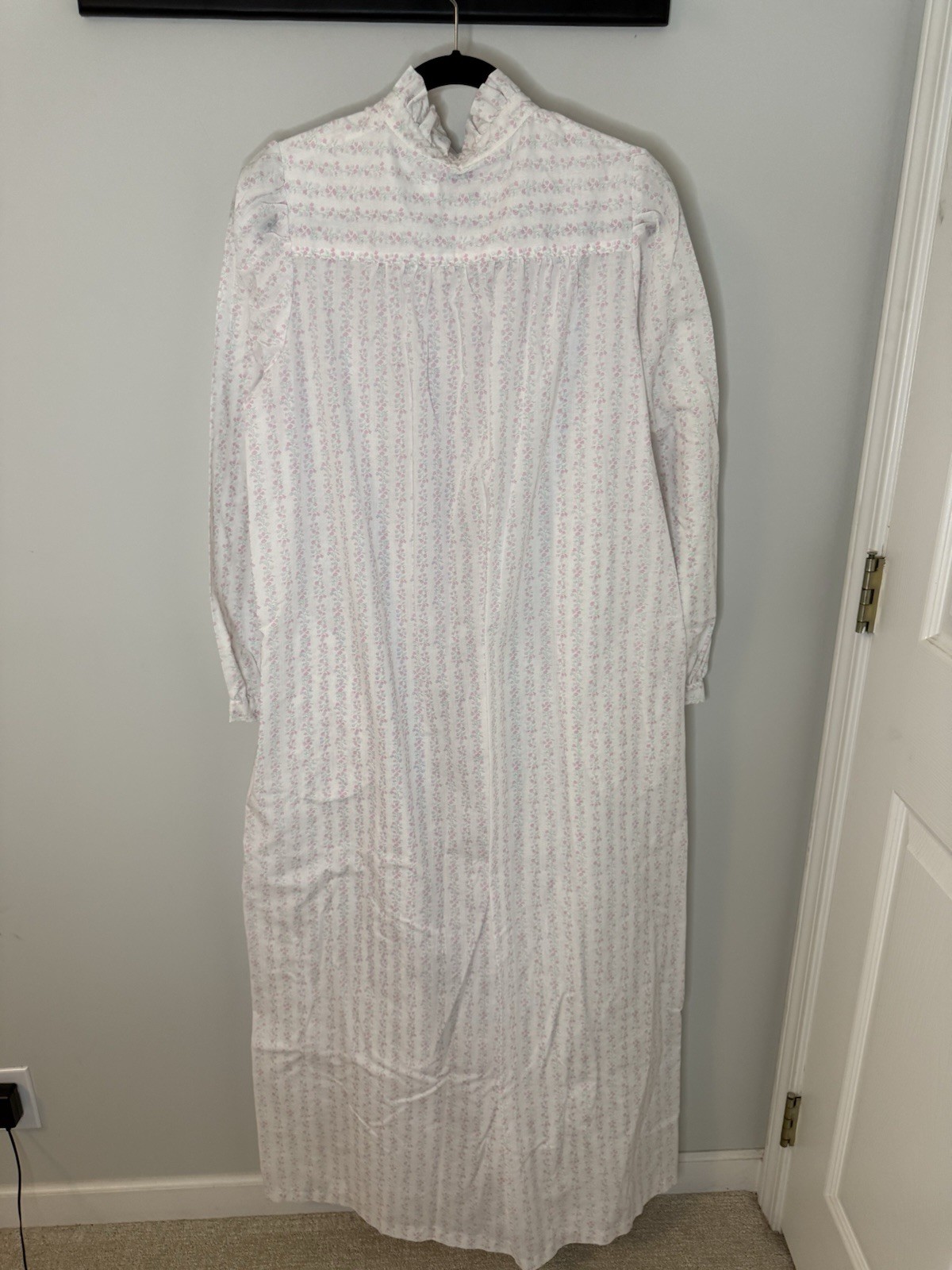 Vintage Granny/ Victorian Style White Floral Cotton Blend Nightgown & Robe Set