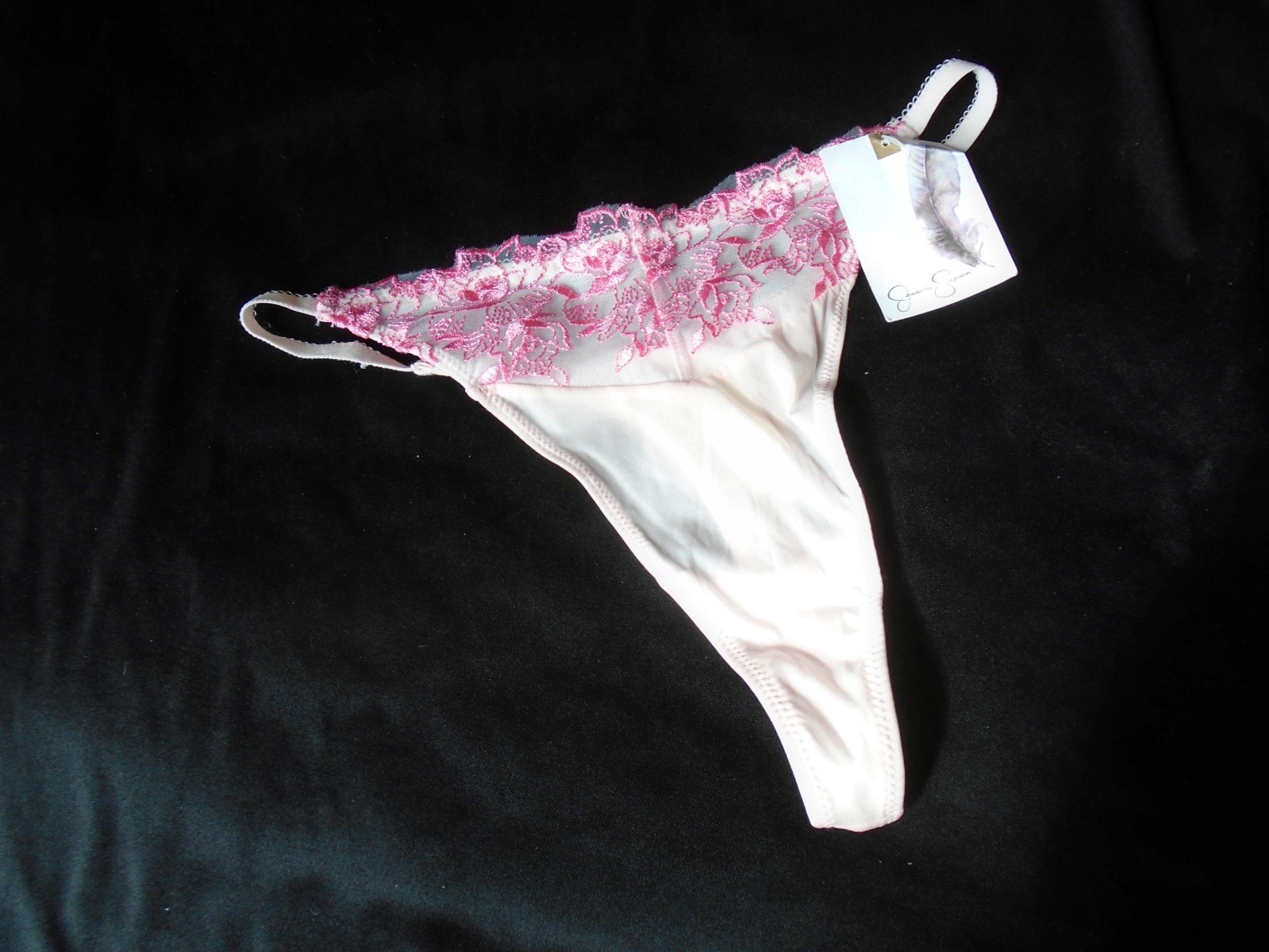 NWT Pink Embroidered Roses Vtg Women’s JESSICA SIMPSON Thong Panties S