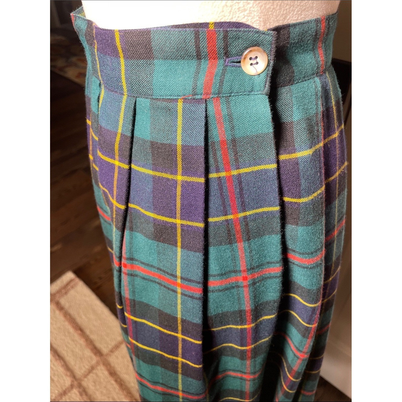 Vintage Viyella Green Plaid Pleated Midi Skirt Side Button Closure High Rise