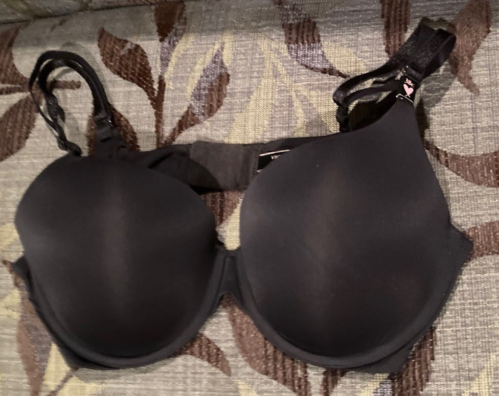 Victoria’s Secret Padded Bra Black Size 38C NWT New in Package