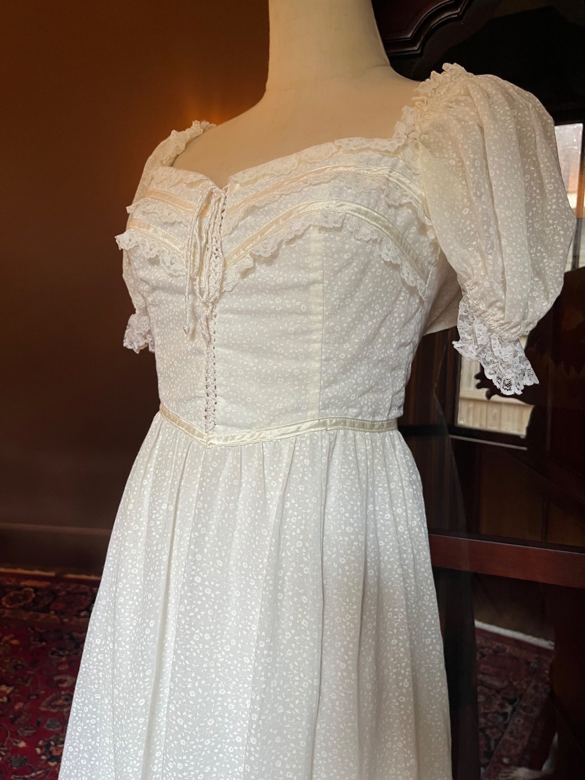 Vintage Gunne Sax by Jessica White Prairie Cottagecore Lace Midi Dress XS 26”