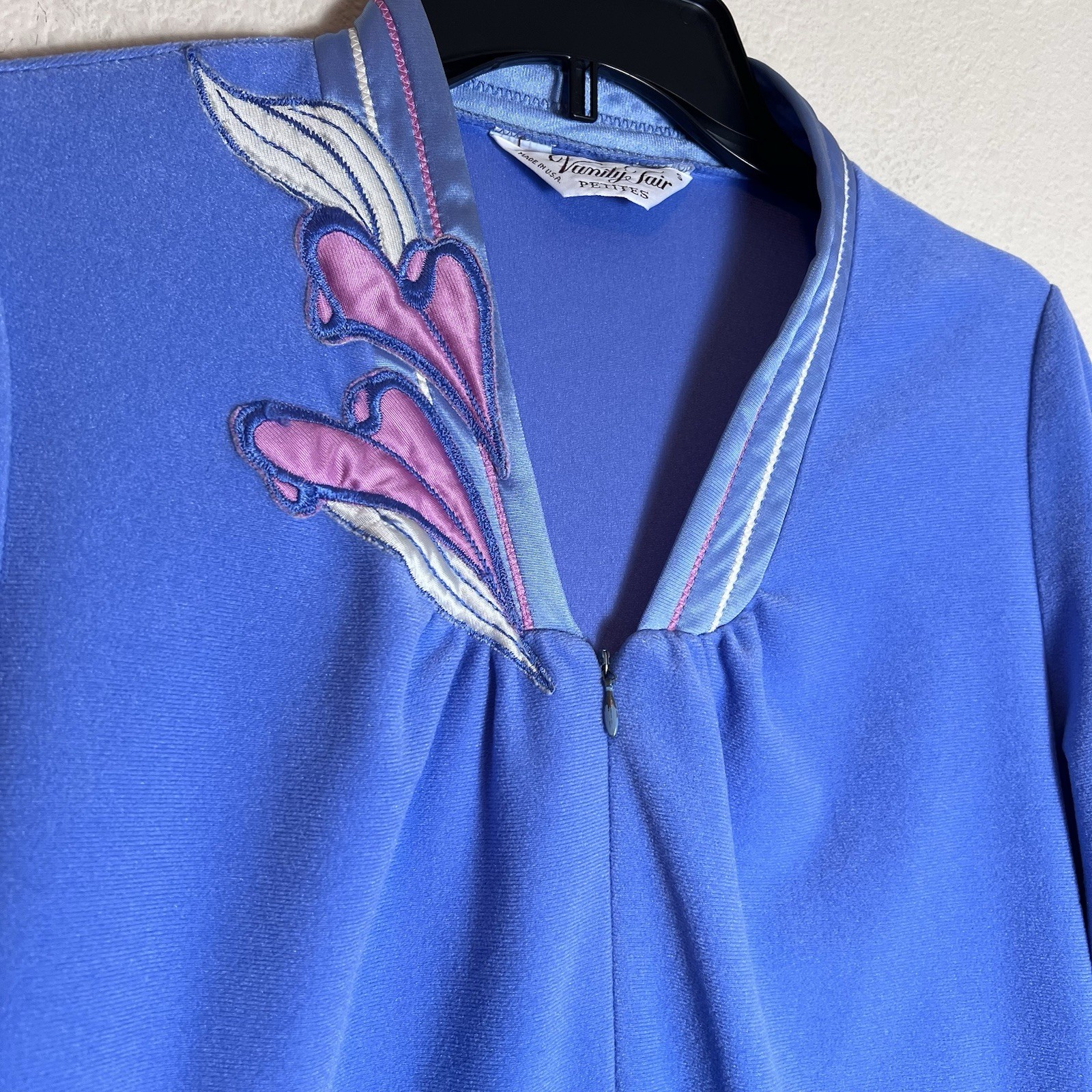 Vintage Vanity Fair Petites S Robe Blue Embroidered Floral Satin Trim USA Made