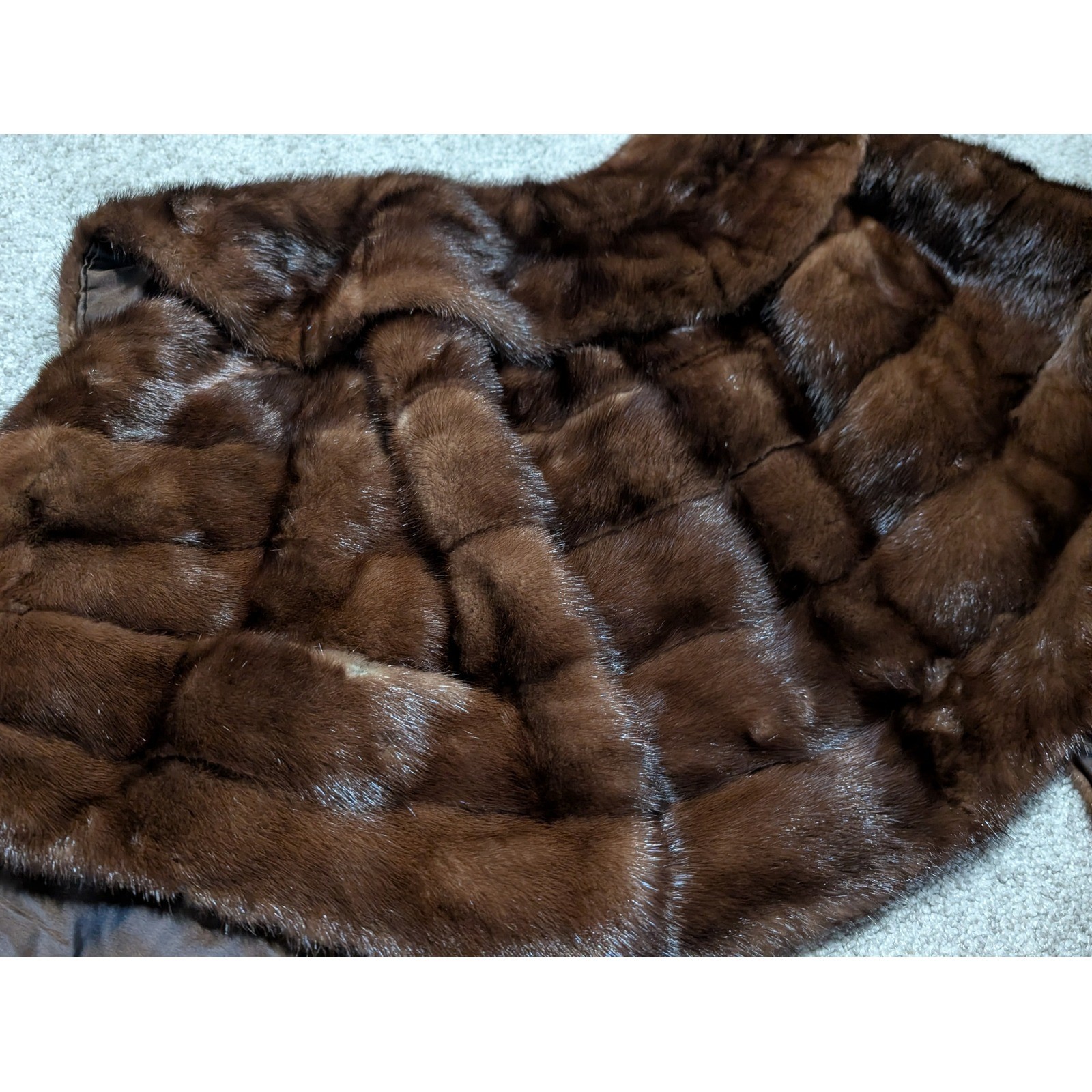 Pinneke Furs Womens Brown Vintage Mink Fur Wrap Capelet Monogrammed MCM 4 Pocket