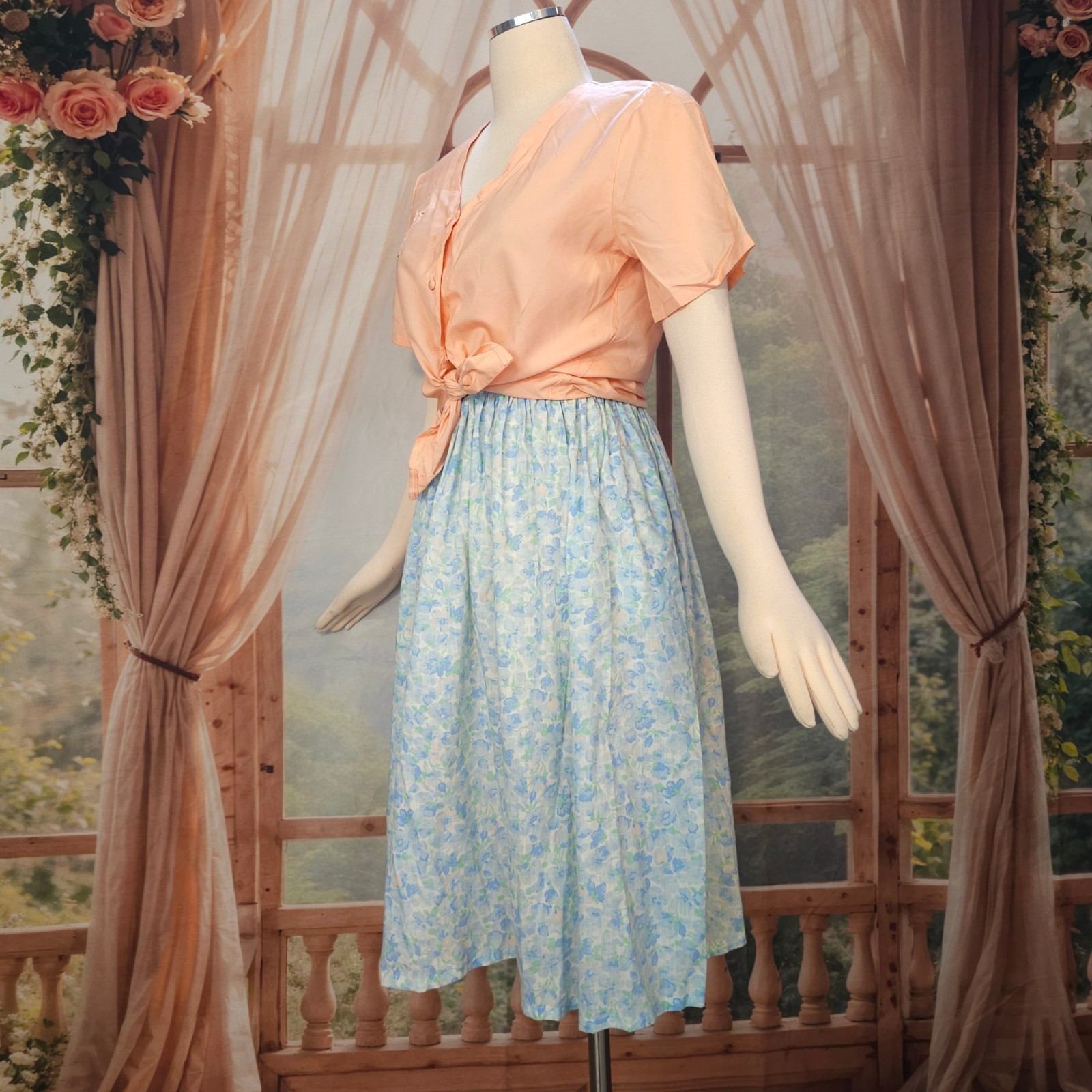 Vintage 1970’s Blouse Top Shirt Peach Pink V-neckline Eyelet Lace Cutouts Floral