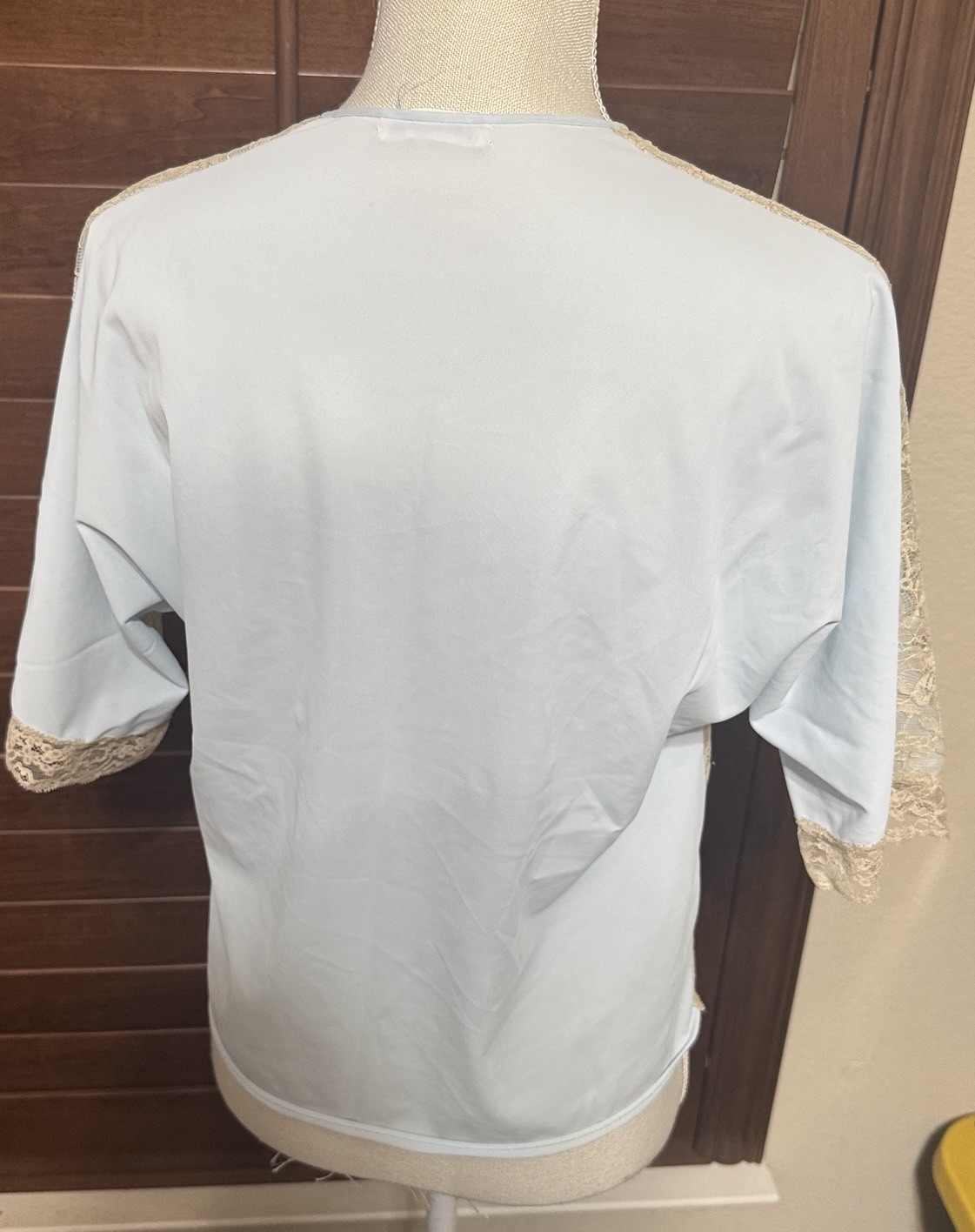VTG Lace Overlay Pajama Top Neiman Marcus Vanity Fair M Light Blue Nylon 60s