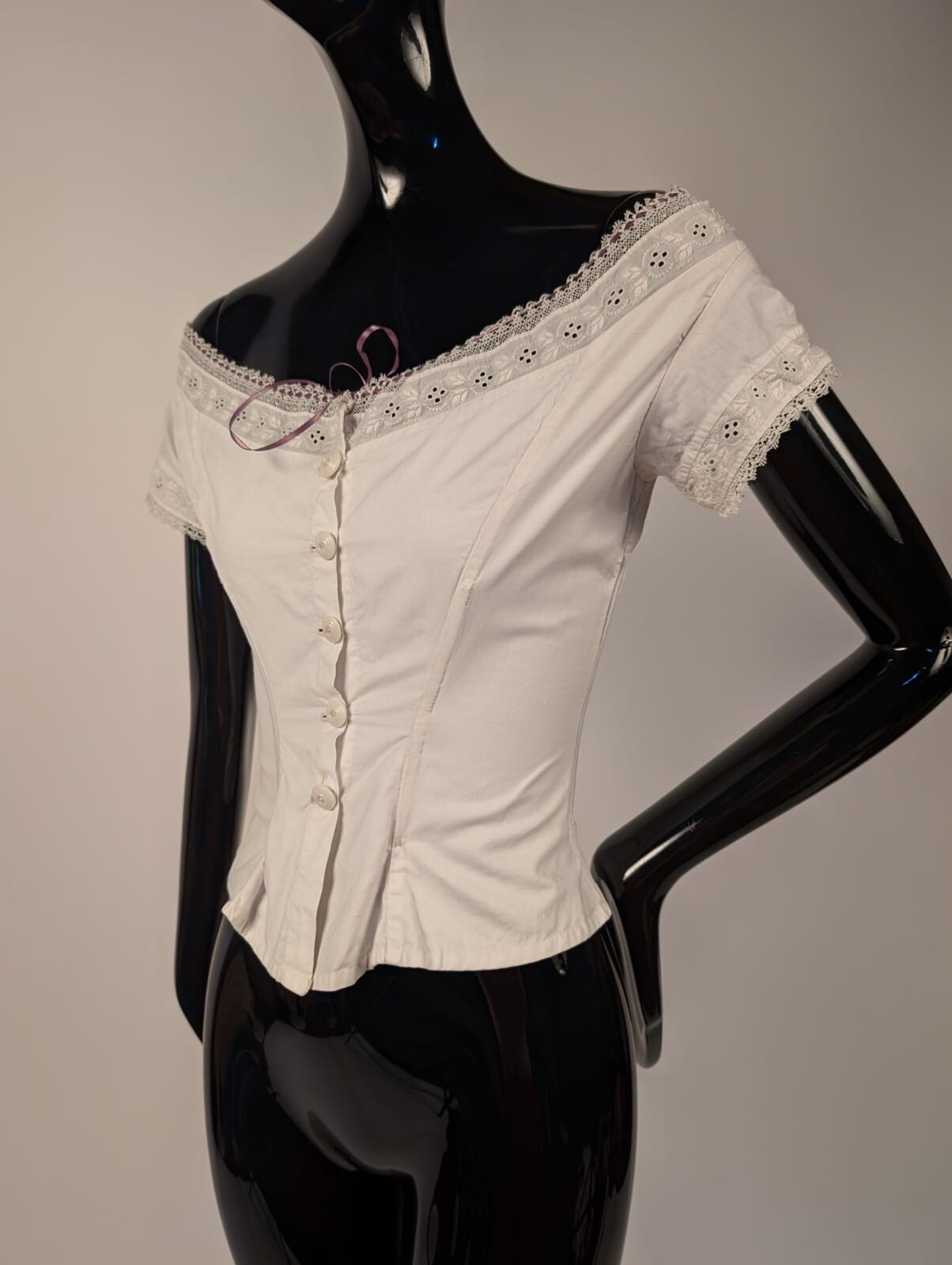 1870’S VICTORIAN BONED LINEN CAMISOLE TOP W WIDE SET EYELET NECKLINE