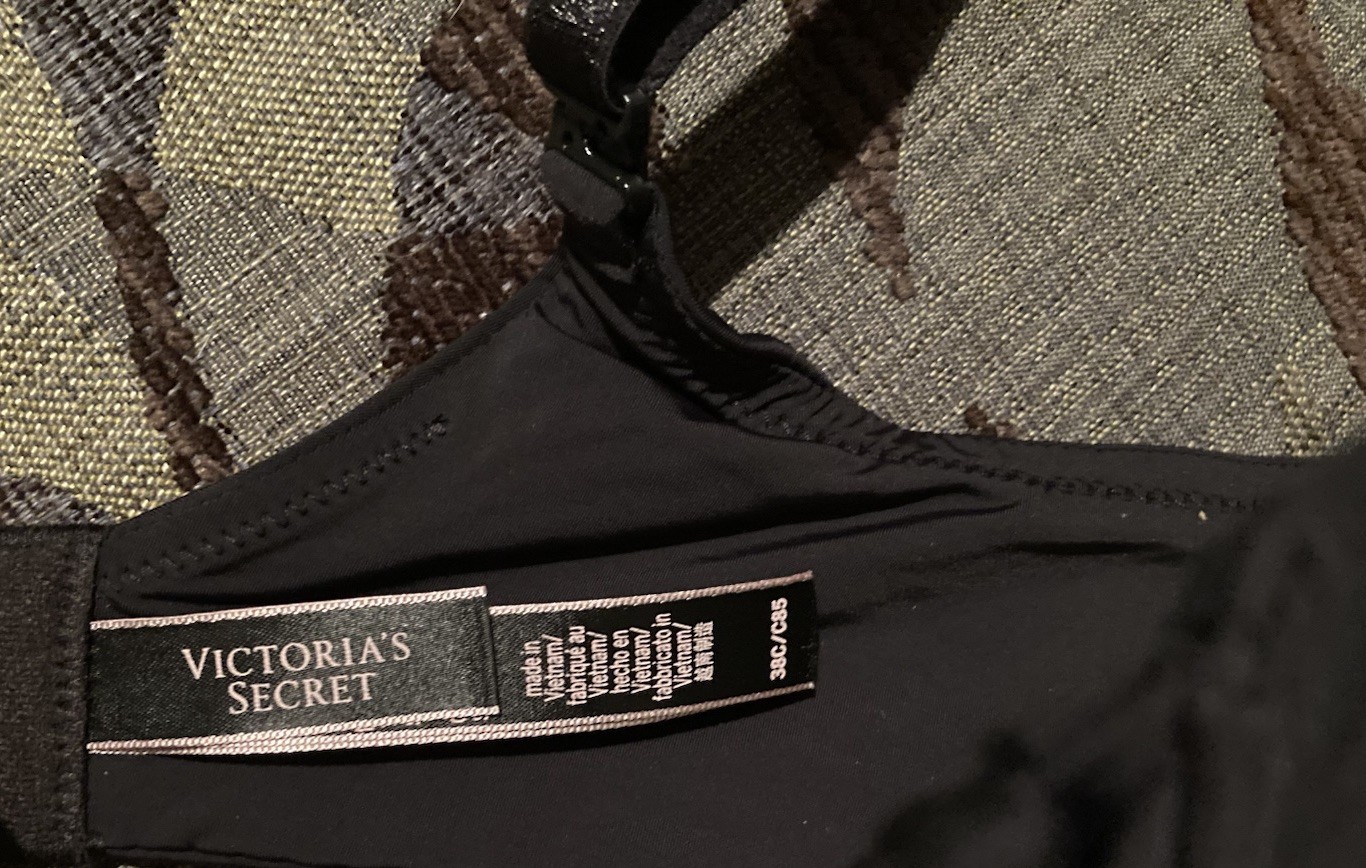Victoria’s Secret Padded Bra Black Size 38C NWT New in Package