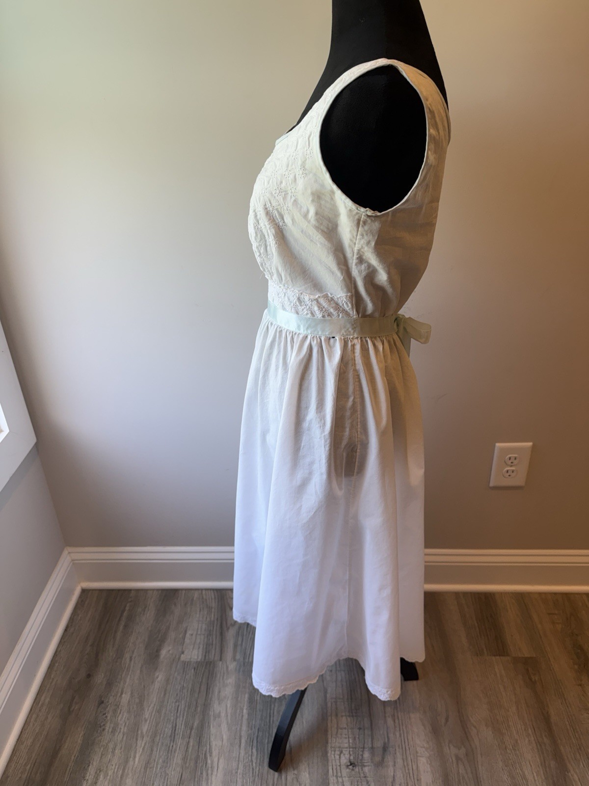 Vintage 50s 60s Shadowline Cotton Nightgown Slip Eyelet Ribbon Size 36 Cottage
