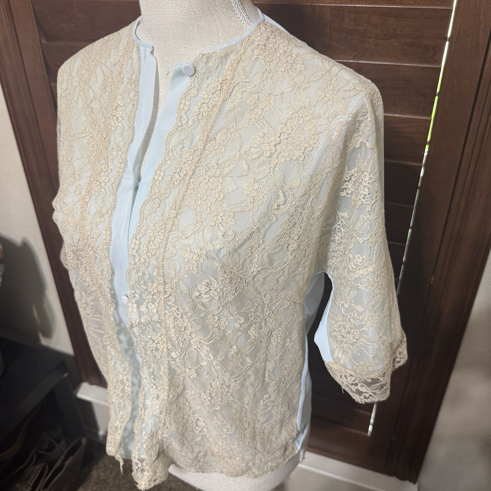 VTG Lace Overlay Pajama Top Neiman Marcus Vanity Fair M Light Blue Nylon 60s