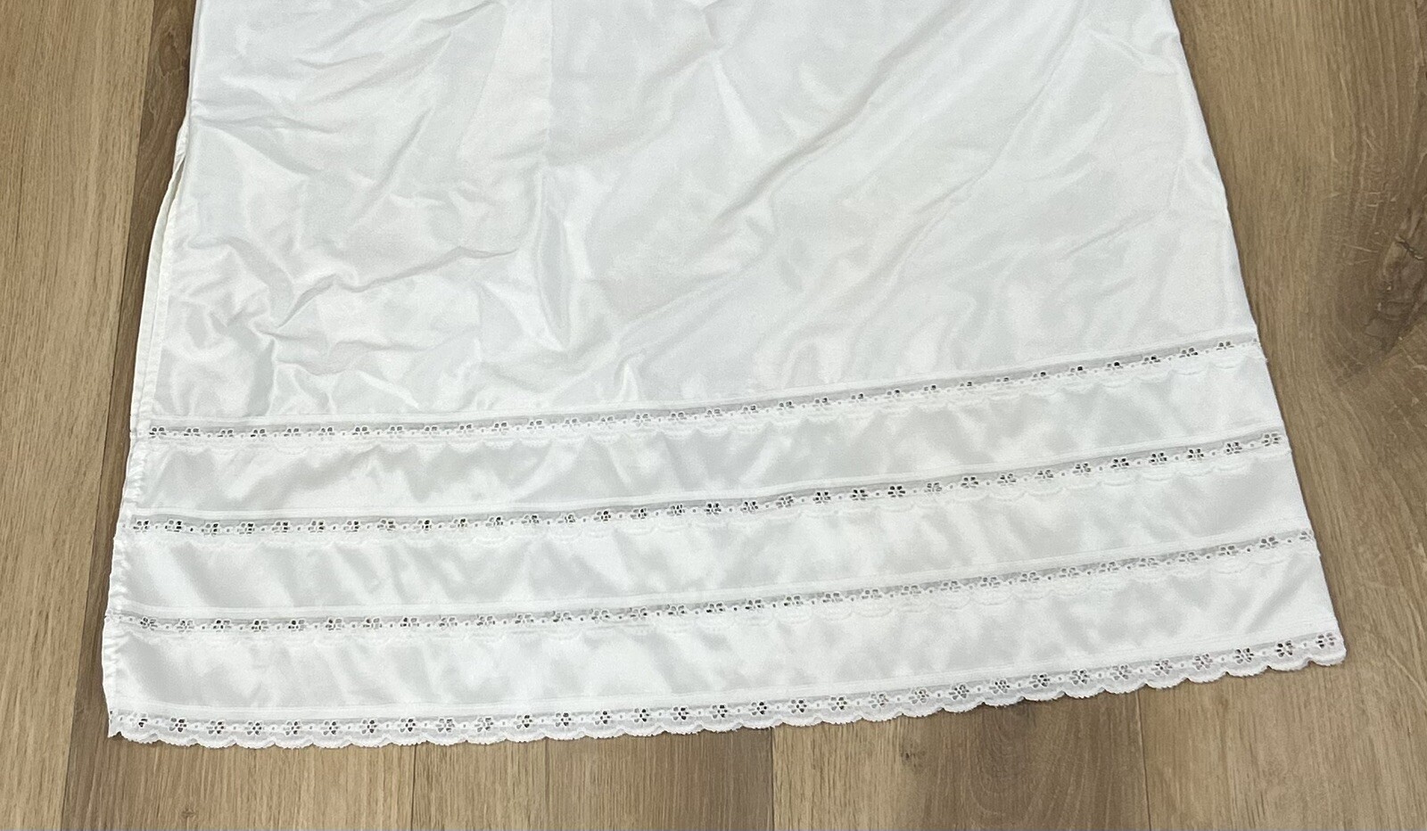 KAYSER Women’s Half Slip Medium Beige Side Slit Lace Trim Maxi 37.5″ Long Vtg