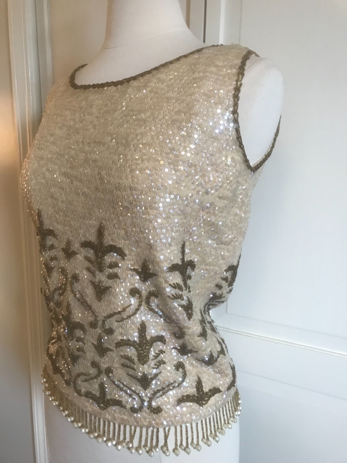 VINTAGE Art Deco Hand- Beaded Wool Sleeveless Shell Top Cami Hong Kong fringe